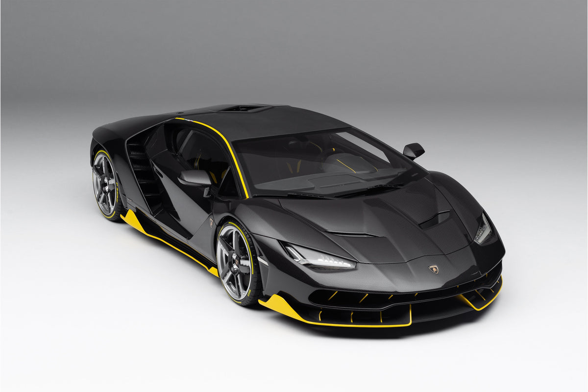 Lamborghini Centenario (2016) - Exposed Carbon Fibre - 1:8 scale