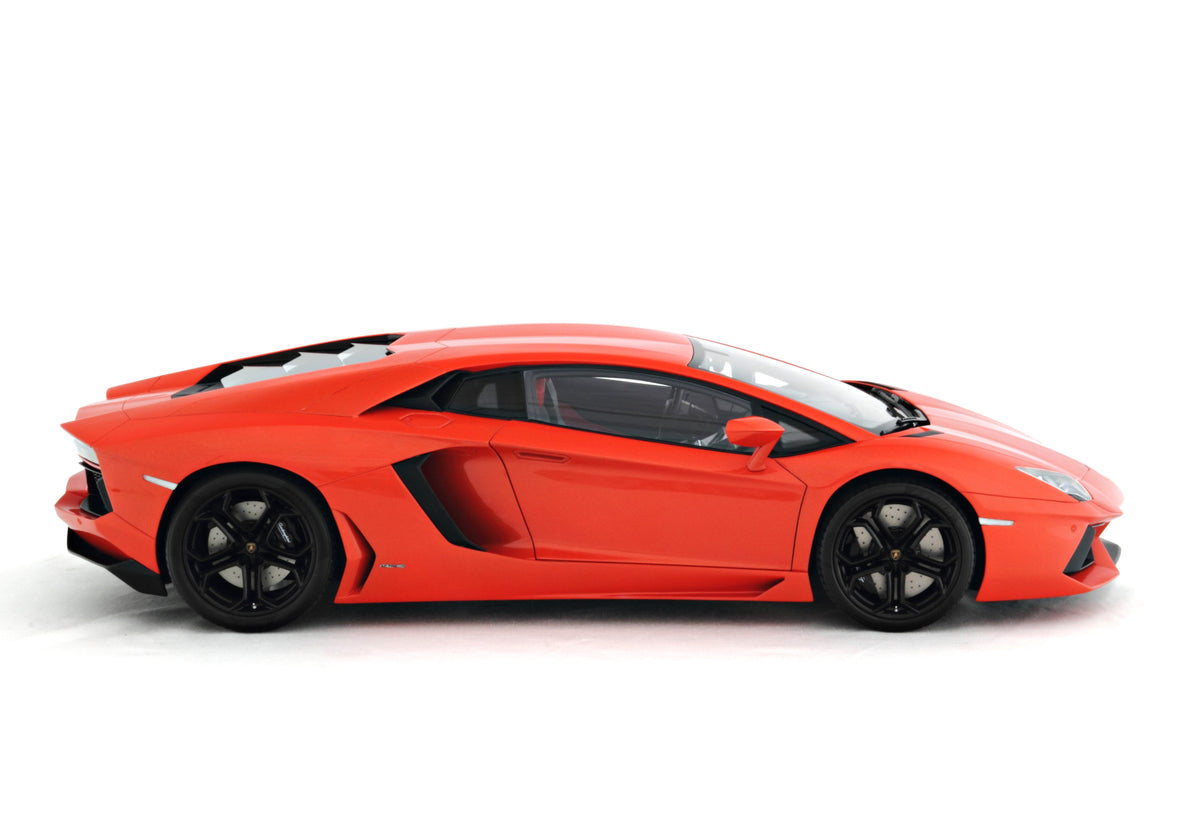 Lamborghini Aventador LP700-4 (2011)