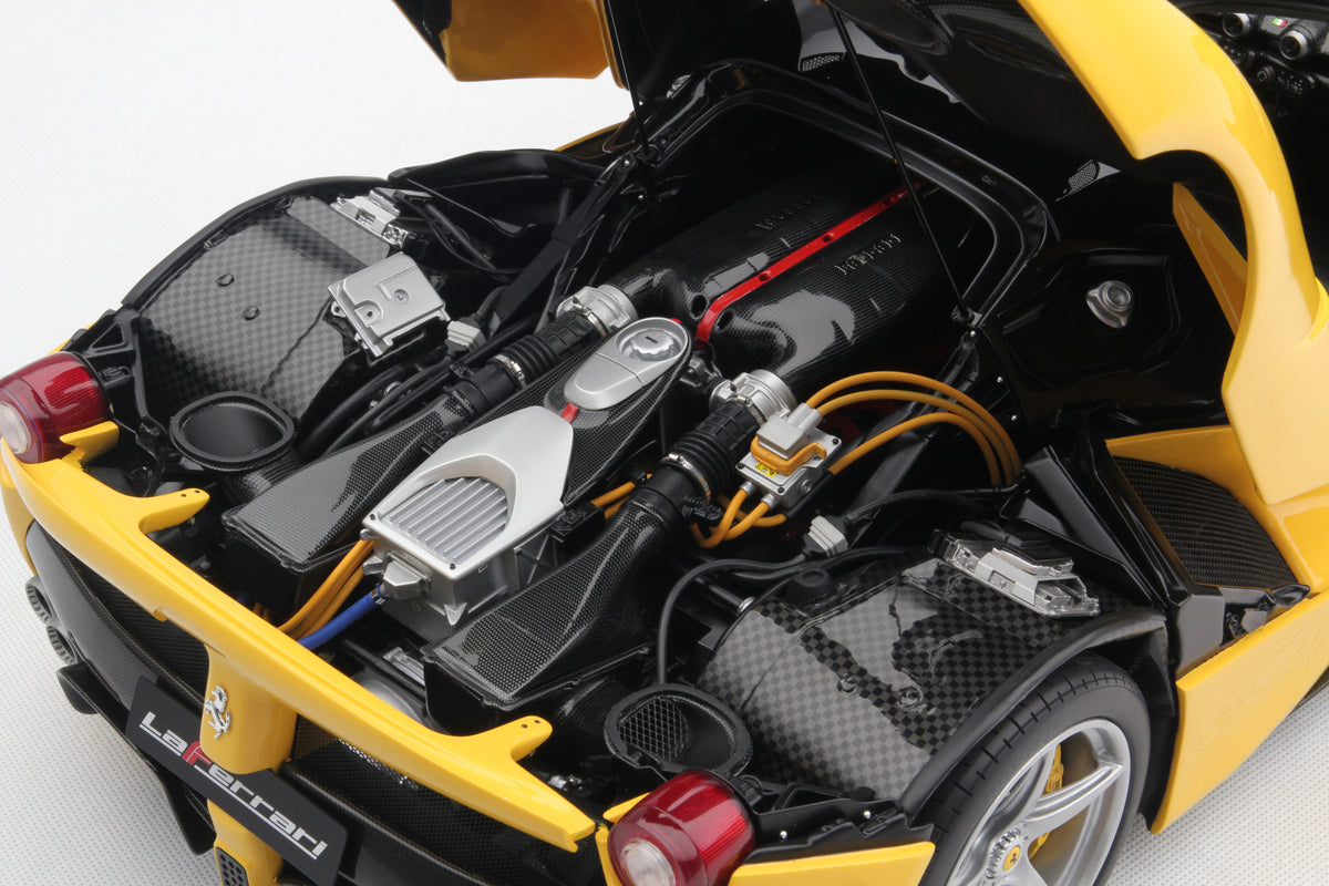 Ferrari LaFerrari (2013) - Jaune - Échelle 1:8
