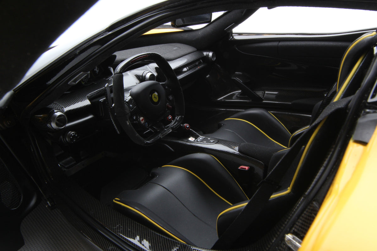 Ferrari LaFerrari (2013) - Jaune - Échelle 1:8