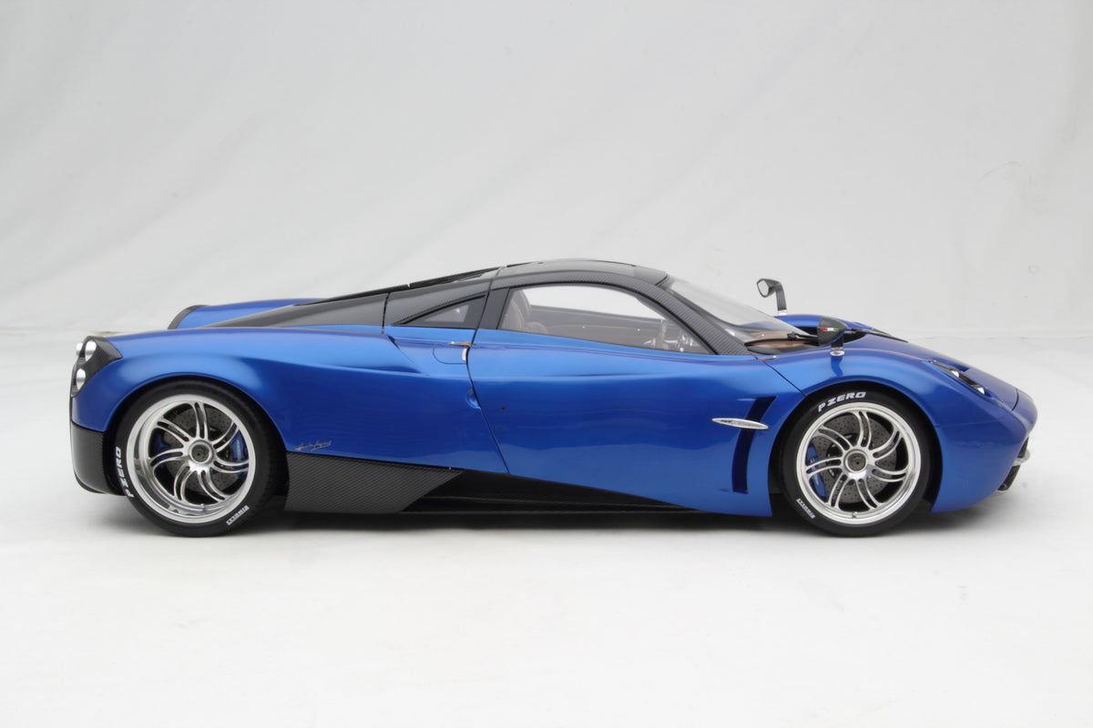 Pagani Huayra (2011) - Blue