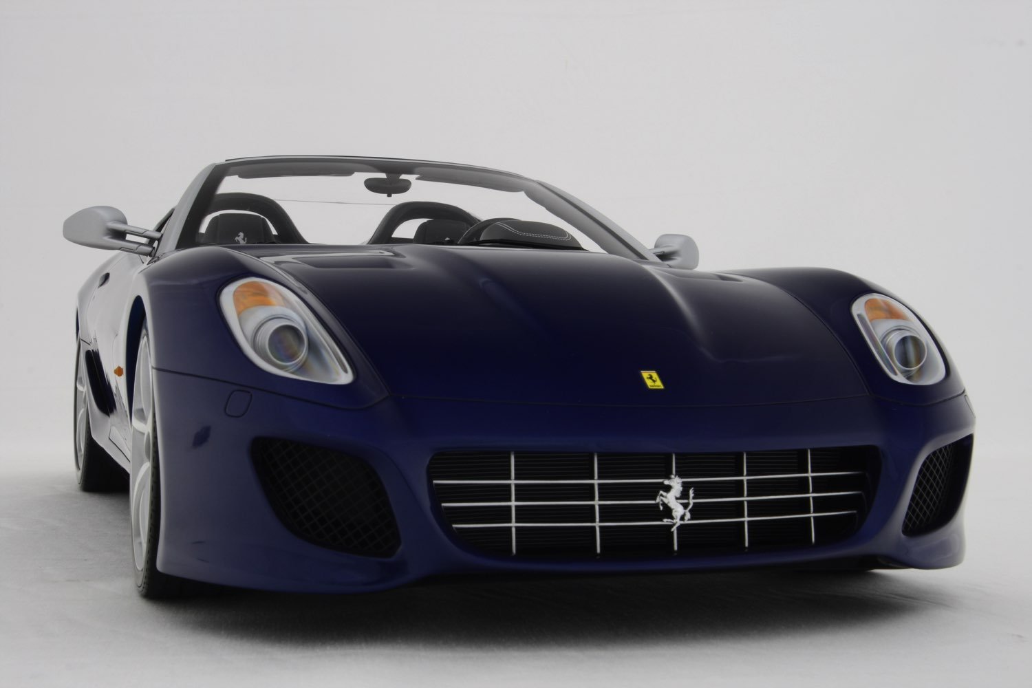 Ferrari 599 SA Aperta (2010) – Amalgam Collection