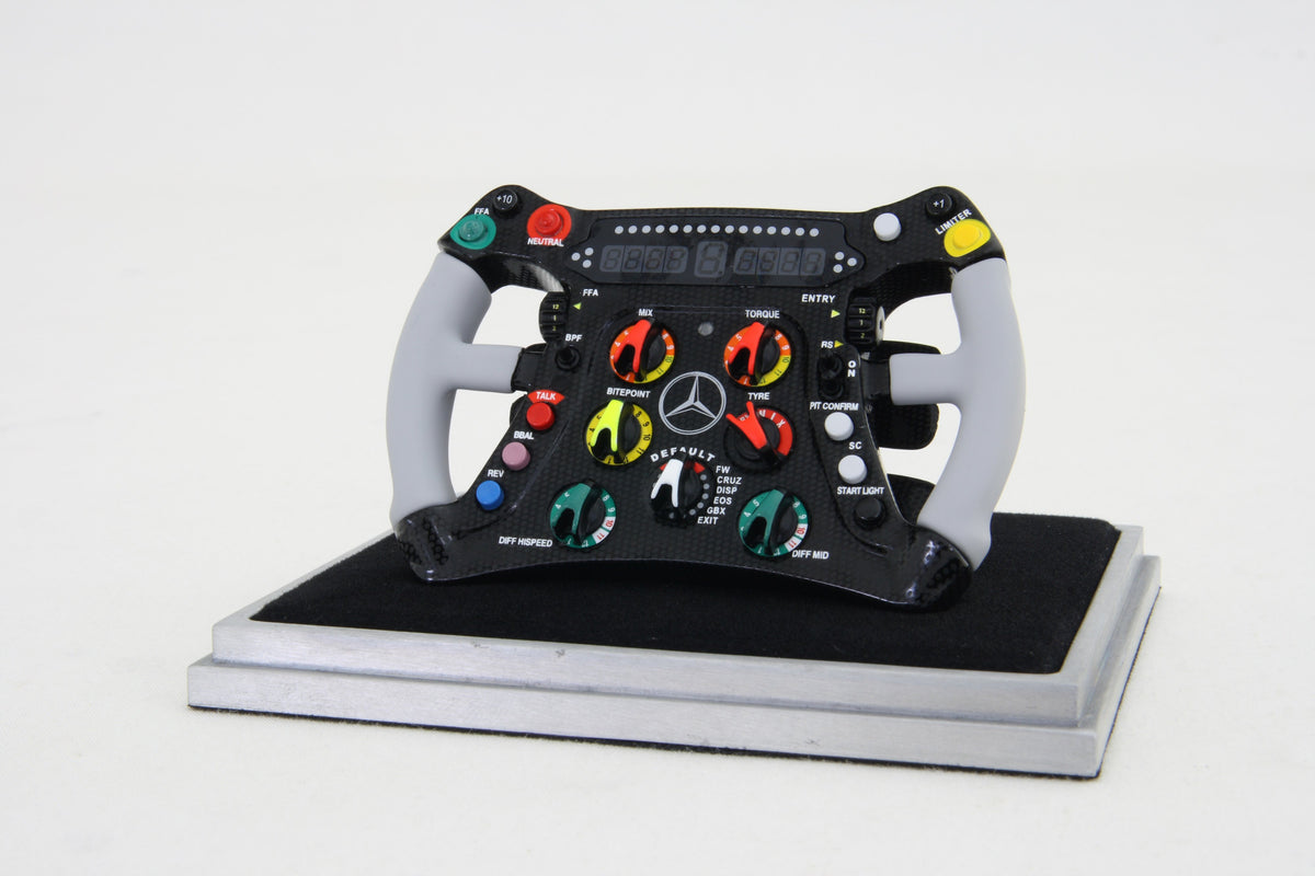 Volante del Mercedes MGP W01 (2010)