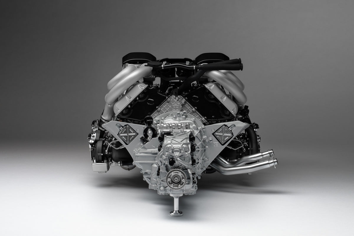 BUGATTI Chiron 8.0L W16 Engine and Gearbox (2016)