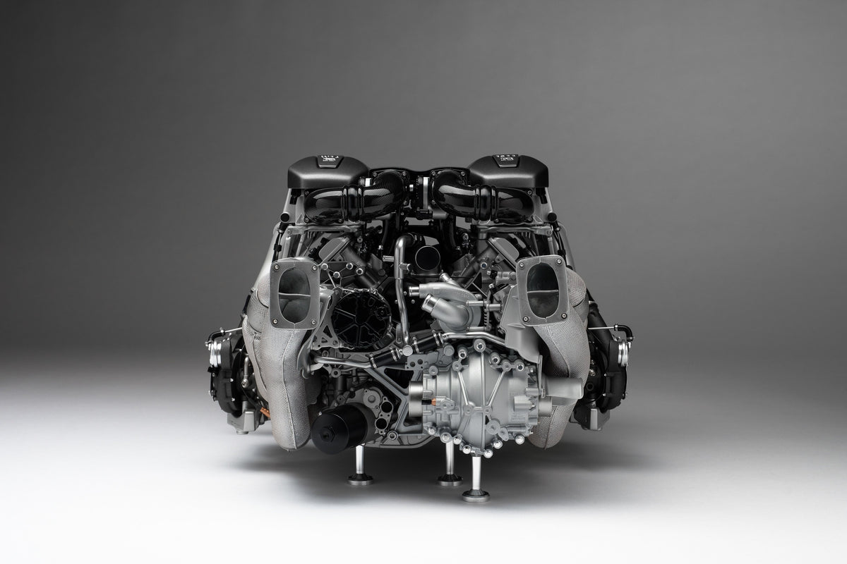 BUGATTI Chiron 8.0L W16 Engine and Gearbox (2016)