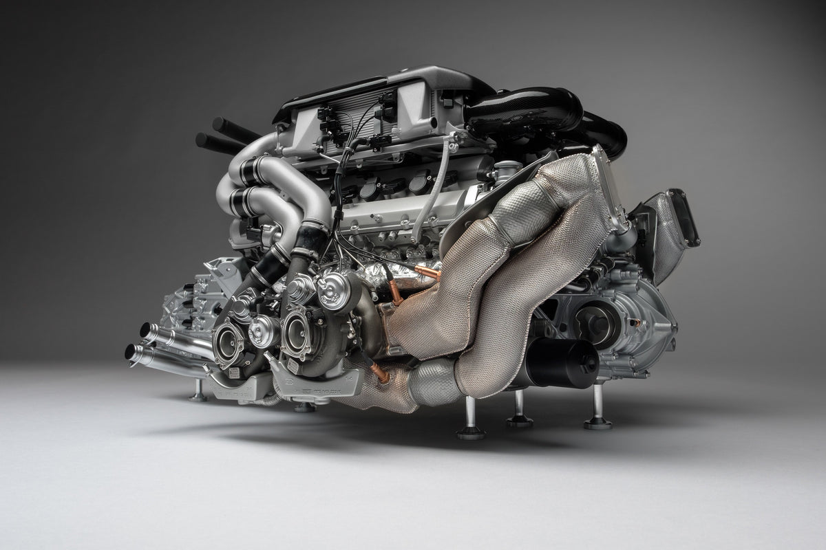 BUGATTI Chiron 8.0L W16 Engine and Gearbox (2016)