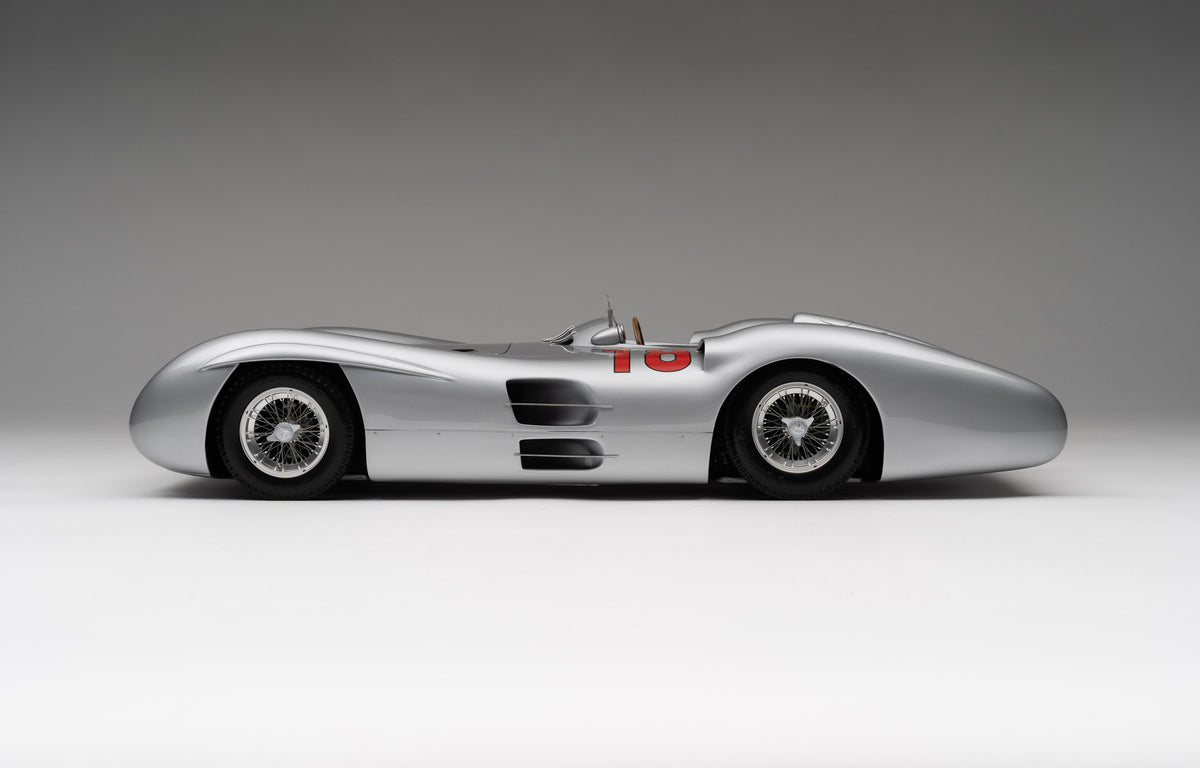 Mercedes-Benz W196 Streamliner - 1954 French Grand Prix Winner - Juan Manuel Fangio - 1:8 scale