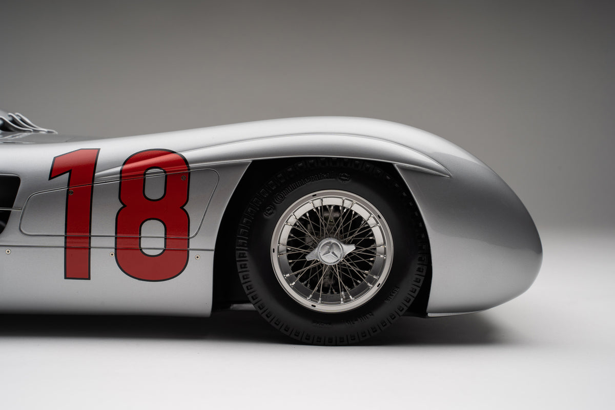 Mercedes-Benz W196 Streamliner - 1954 French Grand Prix Winner - Juan Manuel Fangio - 1:8 scale