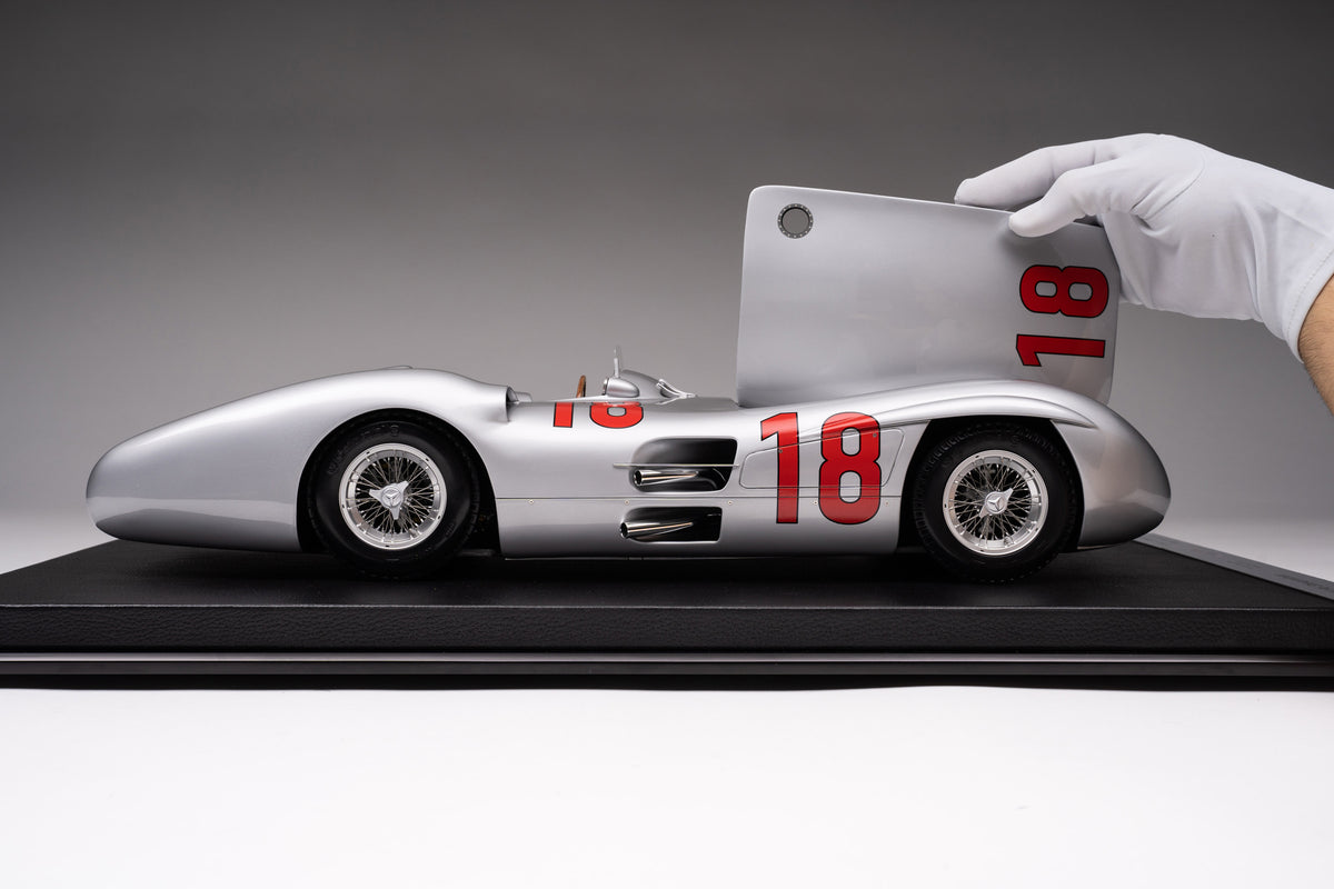 Mercedes-Benz W196 Streamliner - 1954 French Grand Prix Winner - Juan Manuel Fangio - 1:8 scale
