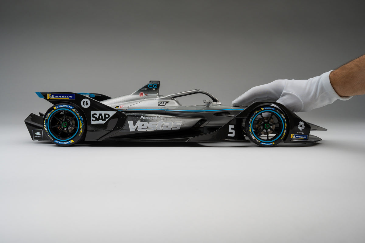 Mercedes-Benz EQ Silver Arrow 01 (2019) - Gen2 Season 6 - Stoffel Vandoorne - 1:8 scale
