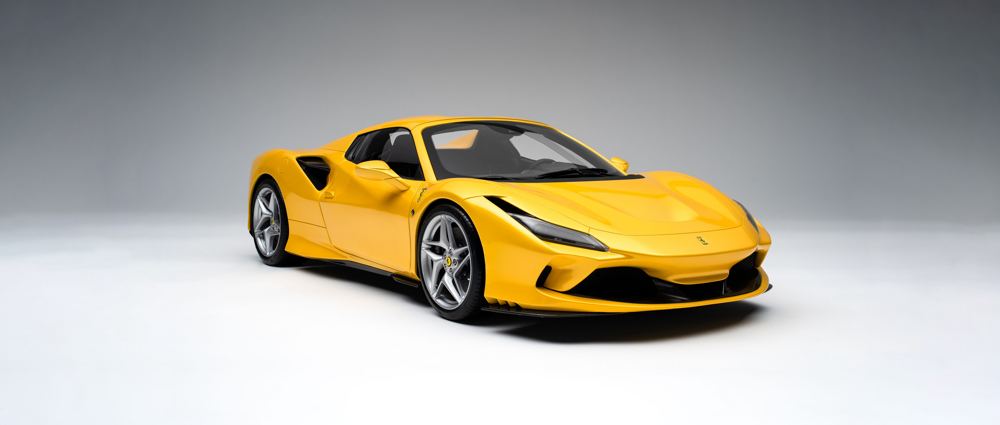 Ferrari F8 Tributo トリブート ポートフォリオ 外装ケース付き Ferrari F8 Tributo トリブート ポートフォリオ 外装ケース付き