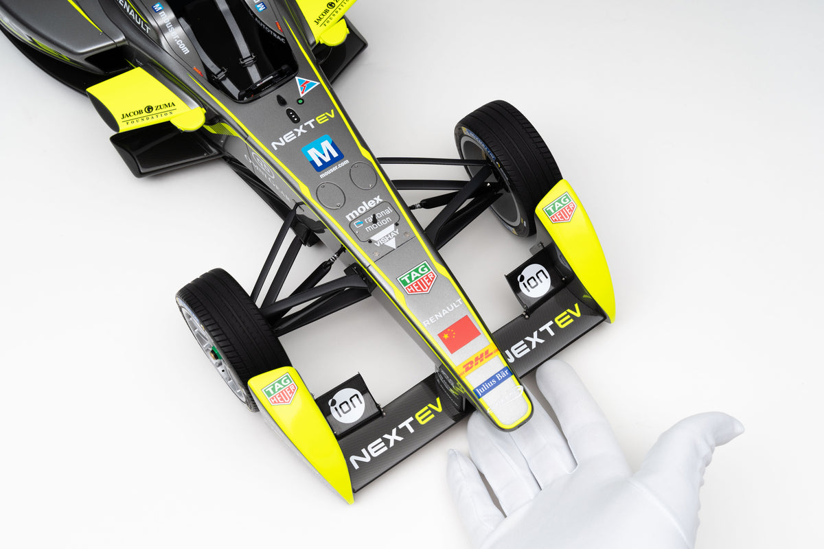 Spark-Renault SRT_01E aux couleurs de NEXTEV TCR - ePrix de Londres 2015, course 2 - Piquet Jr.