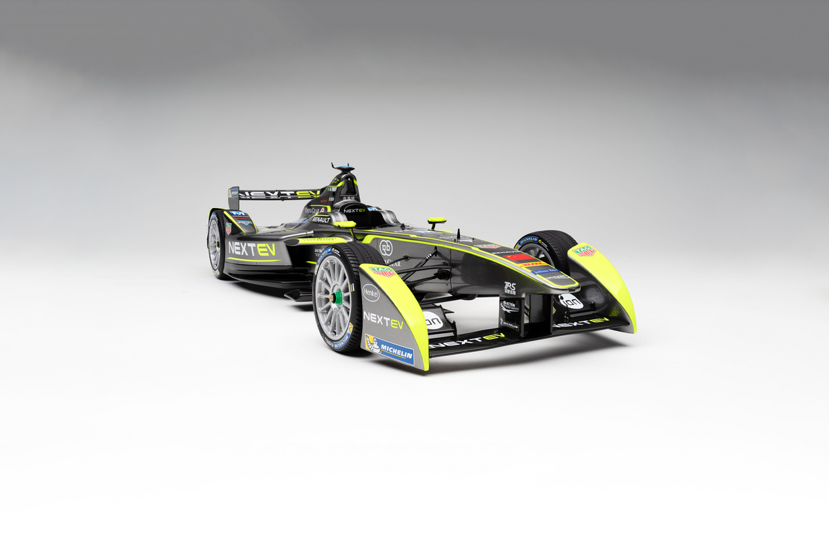 Spark-Renault SRT_01E aux couleurs de NEXTEV TCR - ePrix de Londres 2015, course 2 - Piquet Jr.