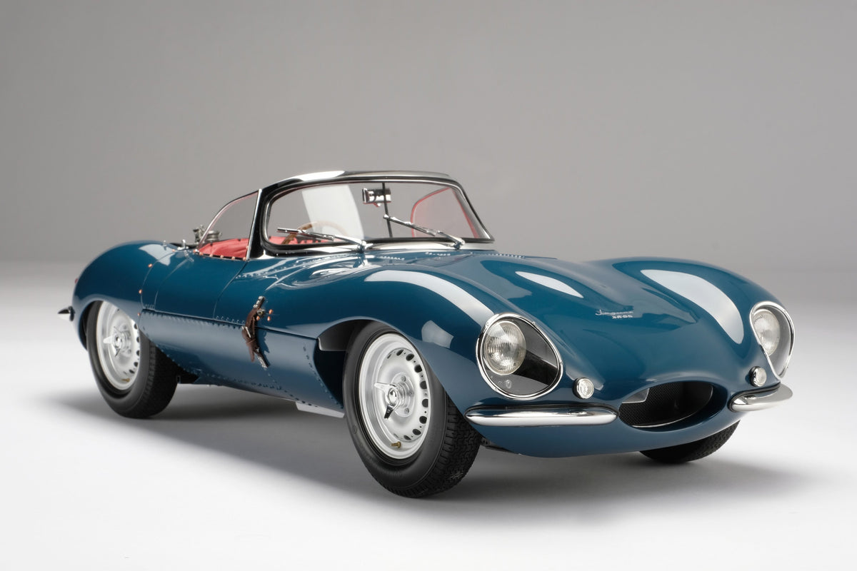 Jaguar XKSS (1957) - Bleu Cotswold - Échelle 1/8