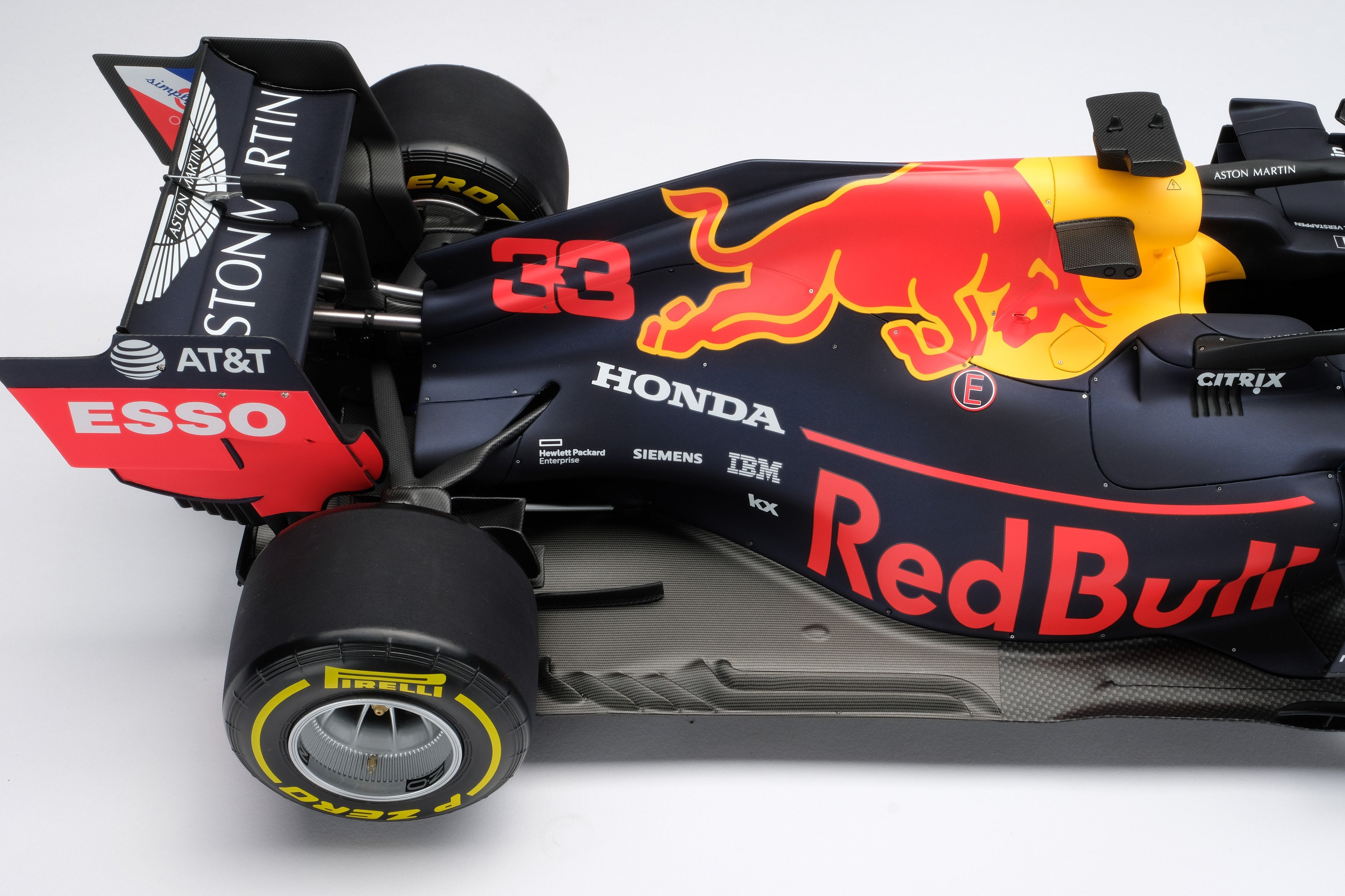 アストンマーティンレッドブル・レーシングRB15 – Amalgam Collection