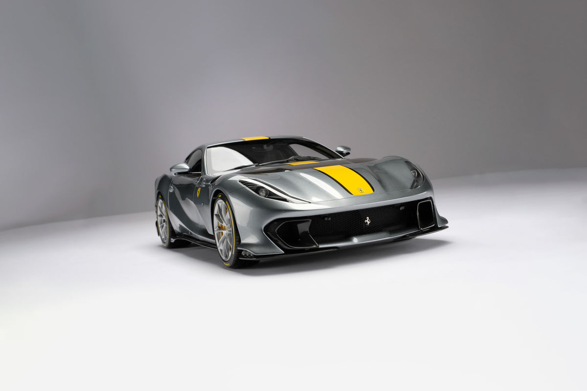 Ferrari 812 Competizione (2021) - 1:8 scale