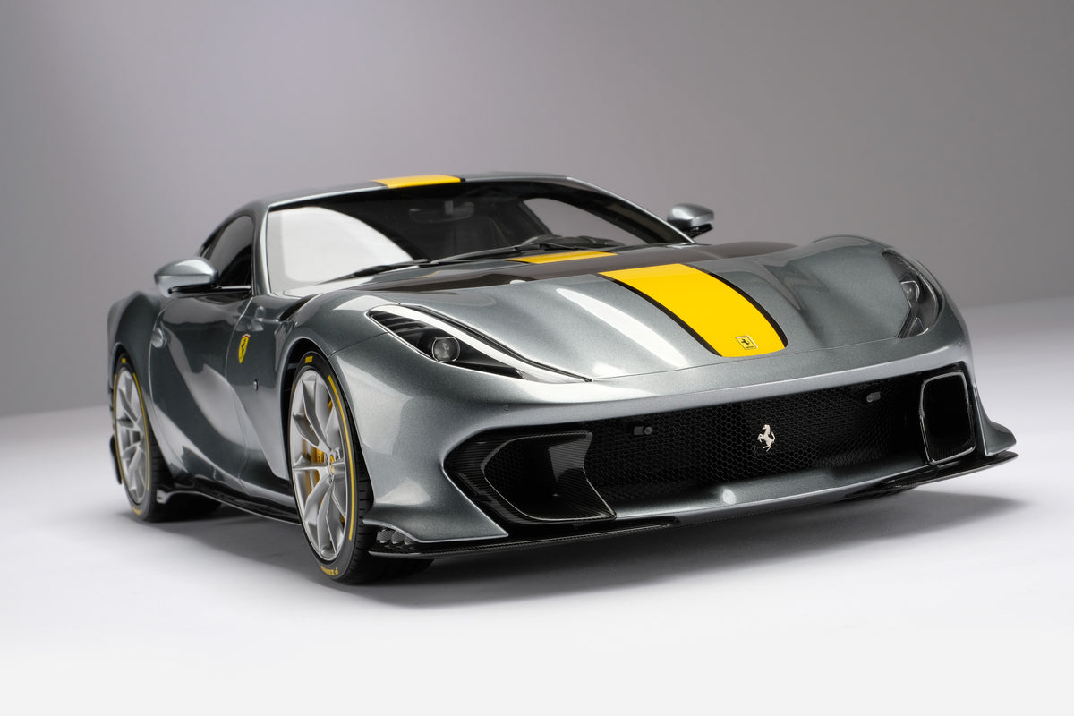 Ferrari 812 Competizione (2021) - 1:8 scale