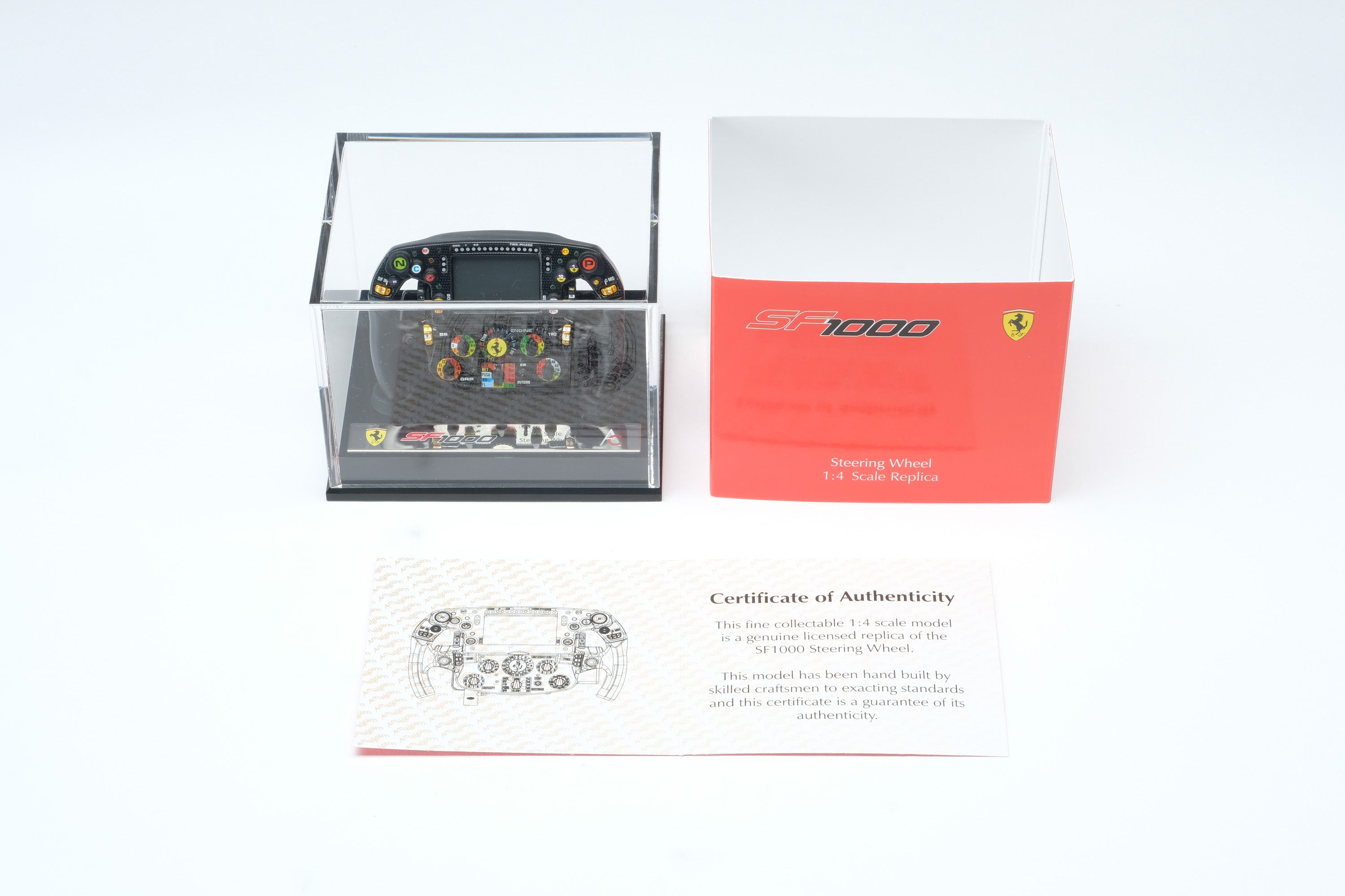 Idée cadeau : volant Ferrari SF1000 par Amalgam Collection - Motorlegend