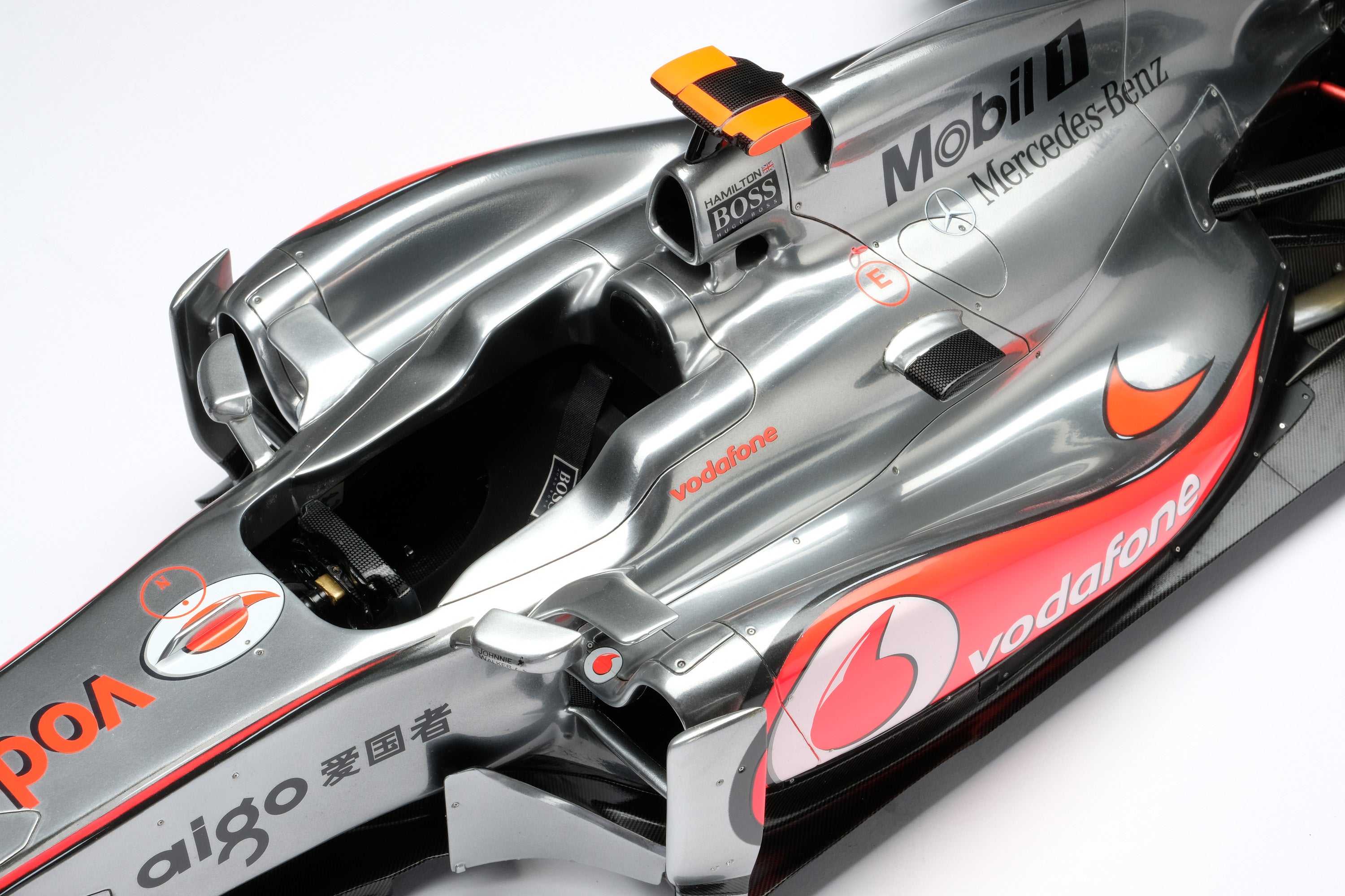 1/43 MCLAREN MERCEDES MP4-26 #4 Japan F1 GP 2011 J. Button Vodafone 1/43 MCLAREN MERCEDES MP4-26 #4 Japan F1 GP 2011 J. Button Vodafone