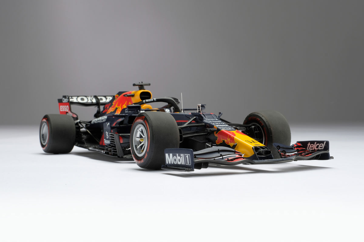 Red Bull Racing Honda RB16B - Vainqueur du Grand Prix d'Abu Dhabi 2021 - Max Verstappen - Échelle 1:18