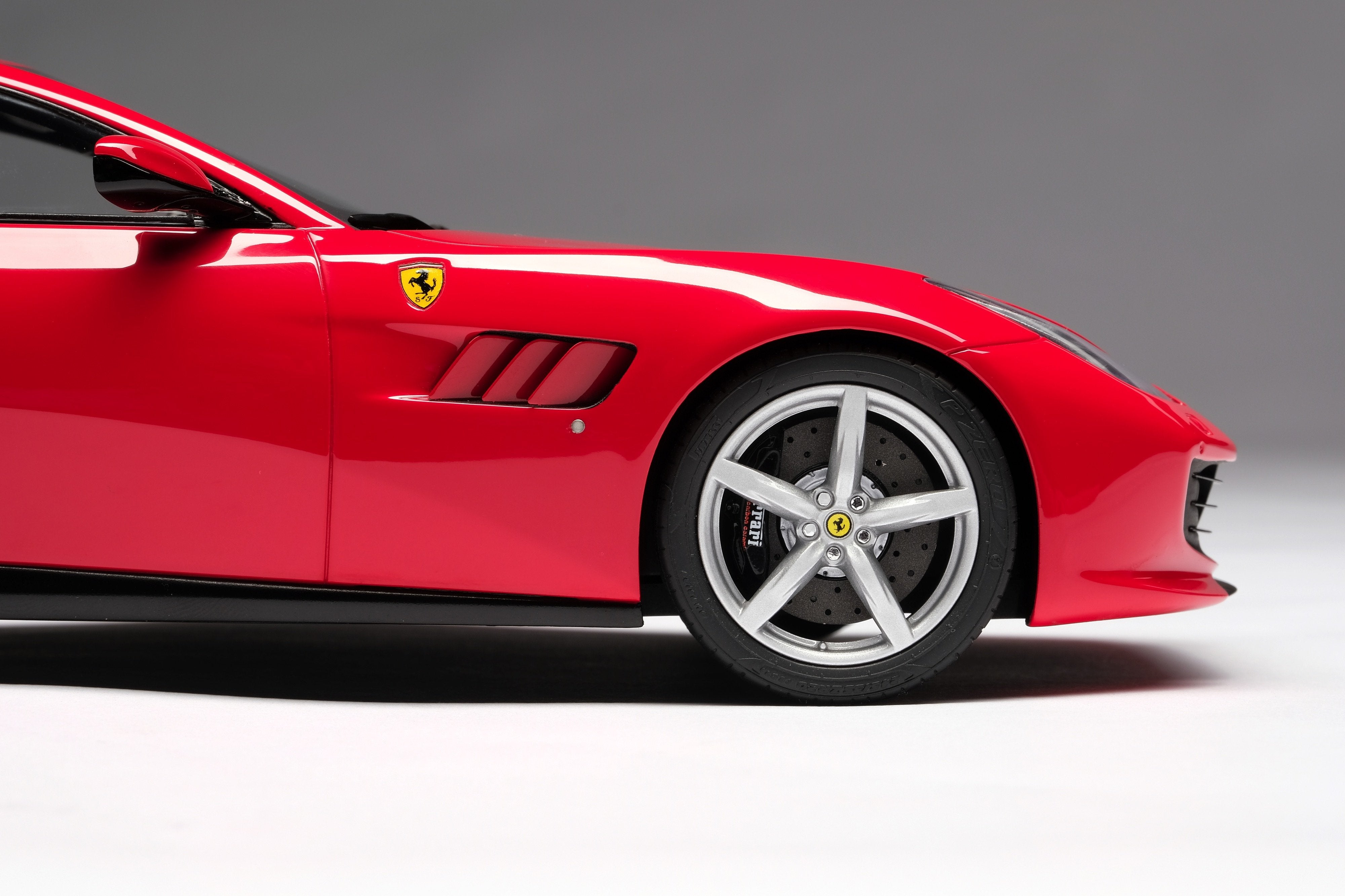 Ferrari Ferrari GTC4Lusso 1:18 scale model Man