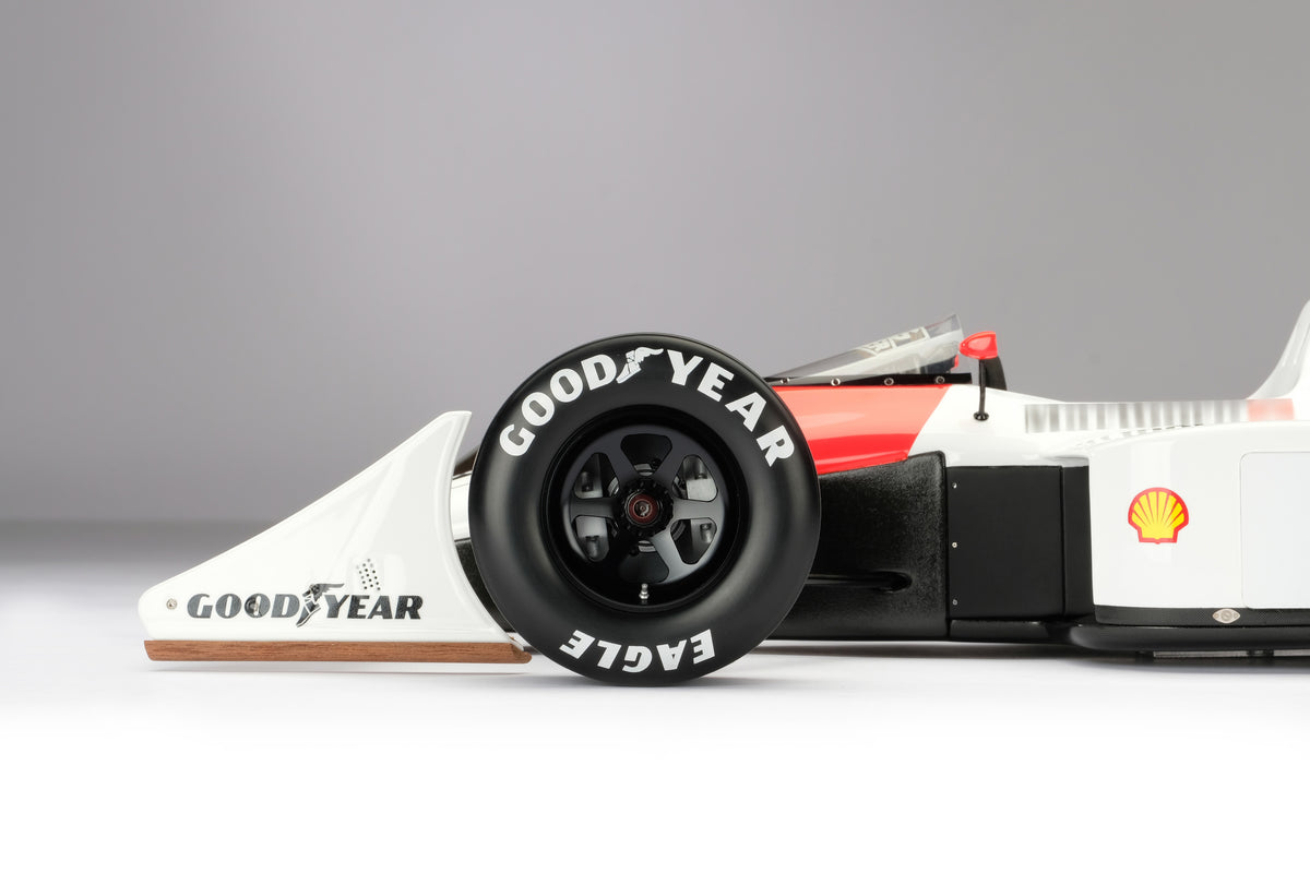 McLaren MP4/4 - Vainqueur du Grand Prix du Japon 1988 - Ayrton Senna - Échelle 1:8