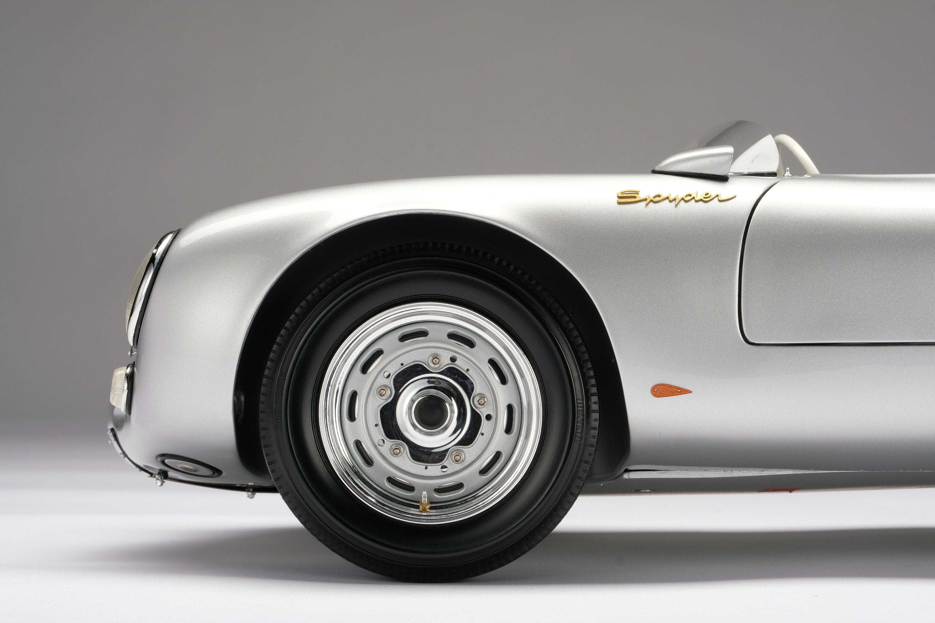 Porsche 550 RS Spyder (1955) - Silver Metallic - 1:8 scale