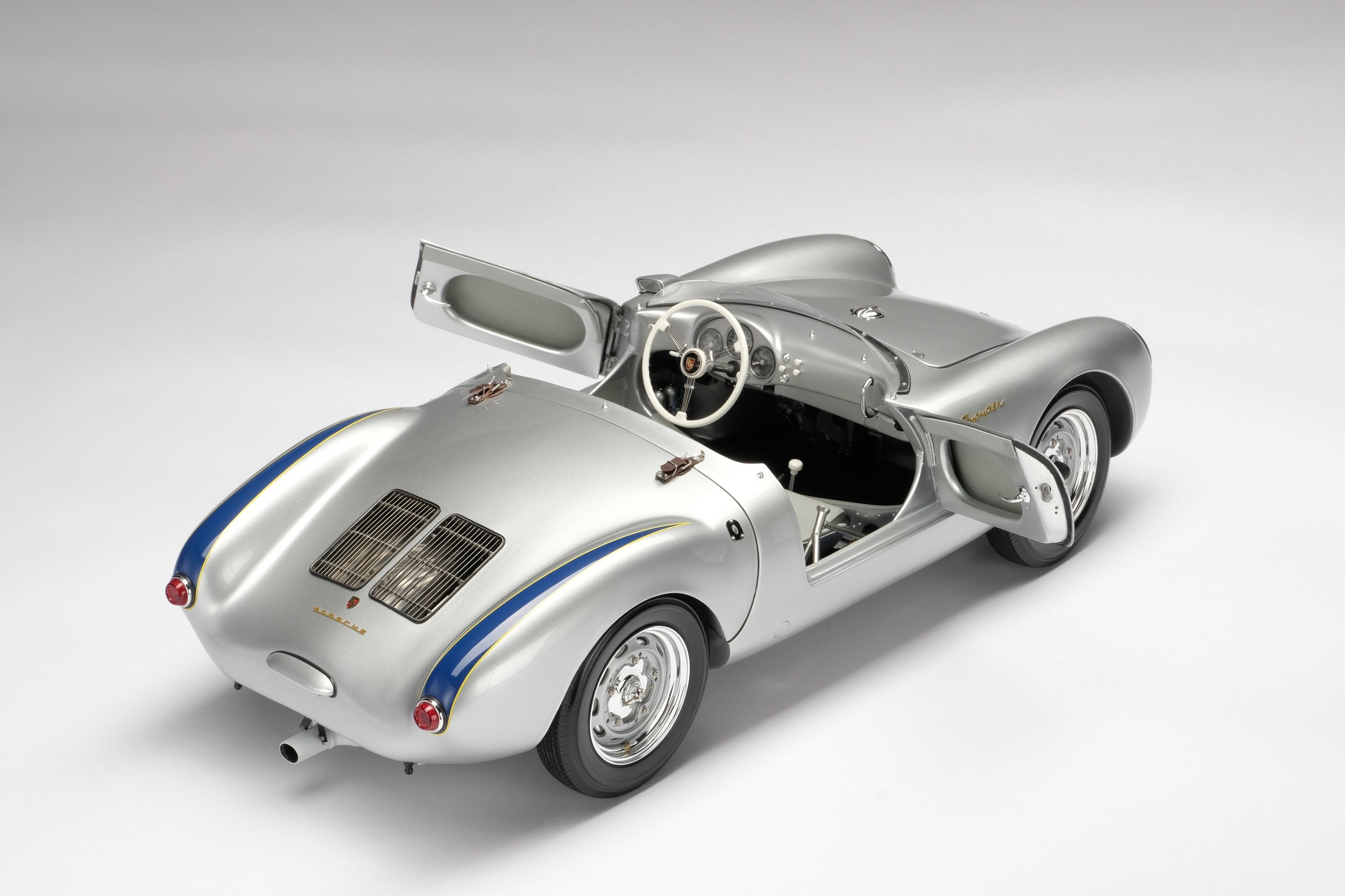 Porsche 550 RS Spyder (1955) - Silver Metallic - 1:8 scale