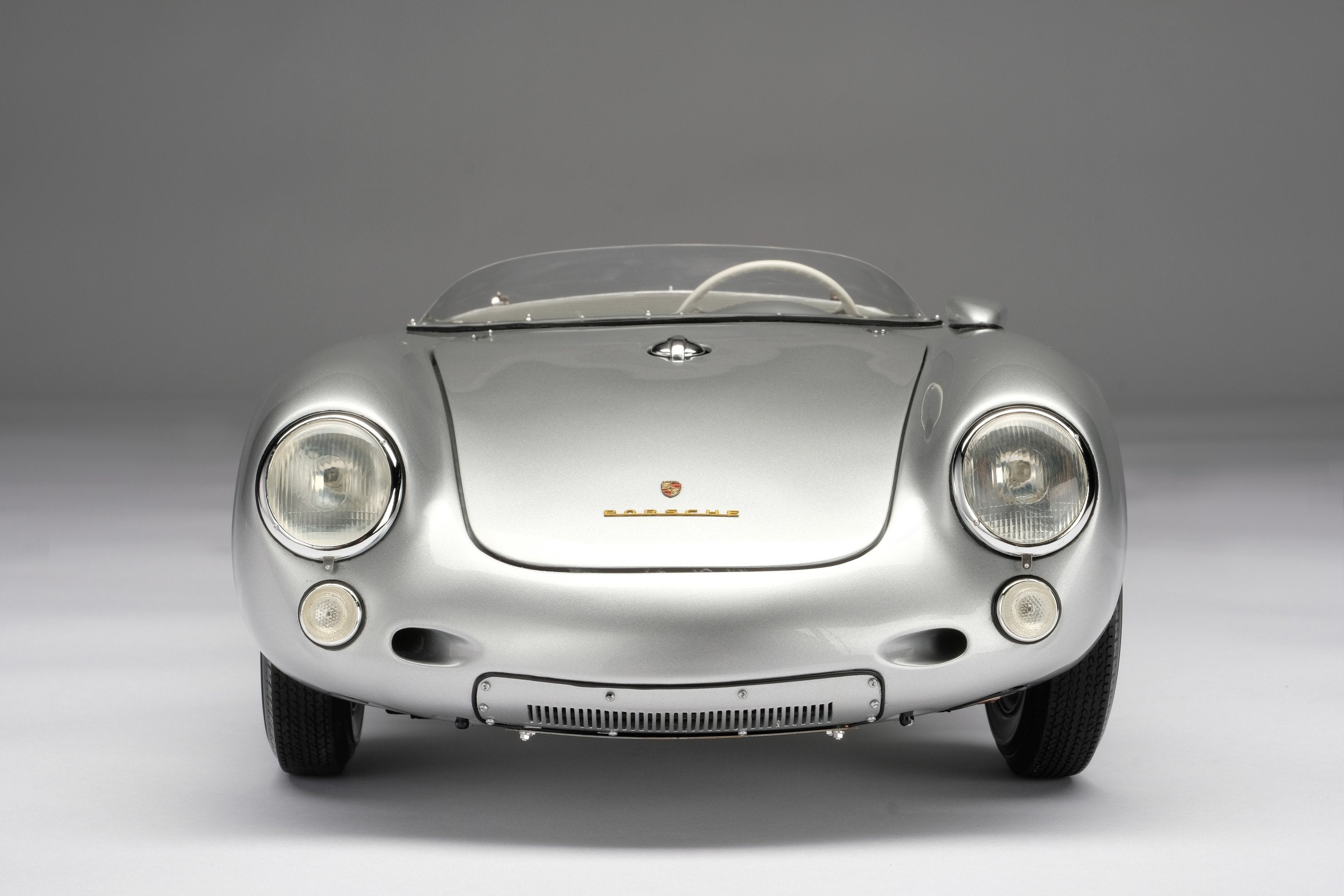 Porsche 550 RS Spyder (1955) - Silver Metallic - 1:8 scale