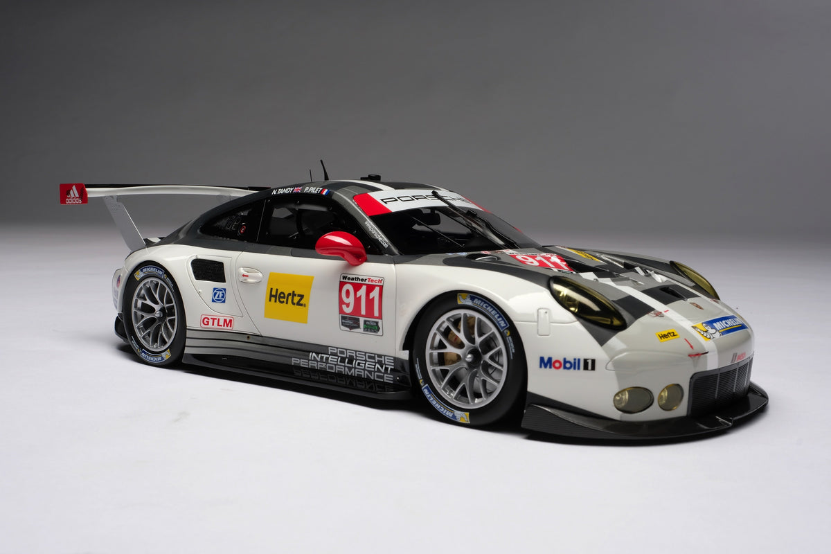 ポルシェ 911 RSR (2016)