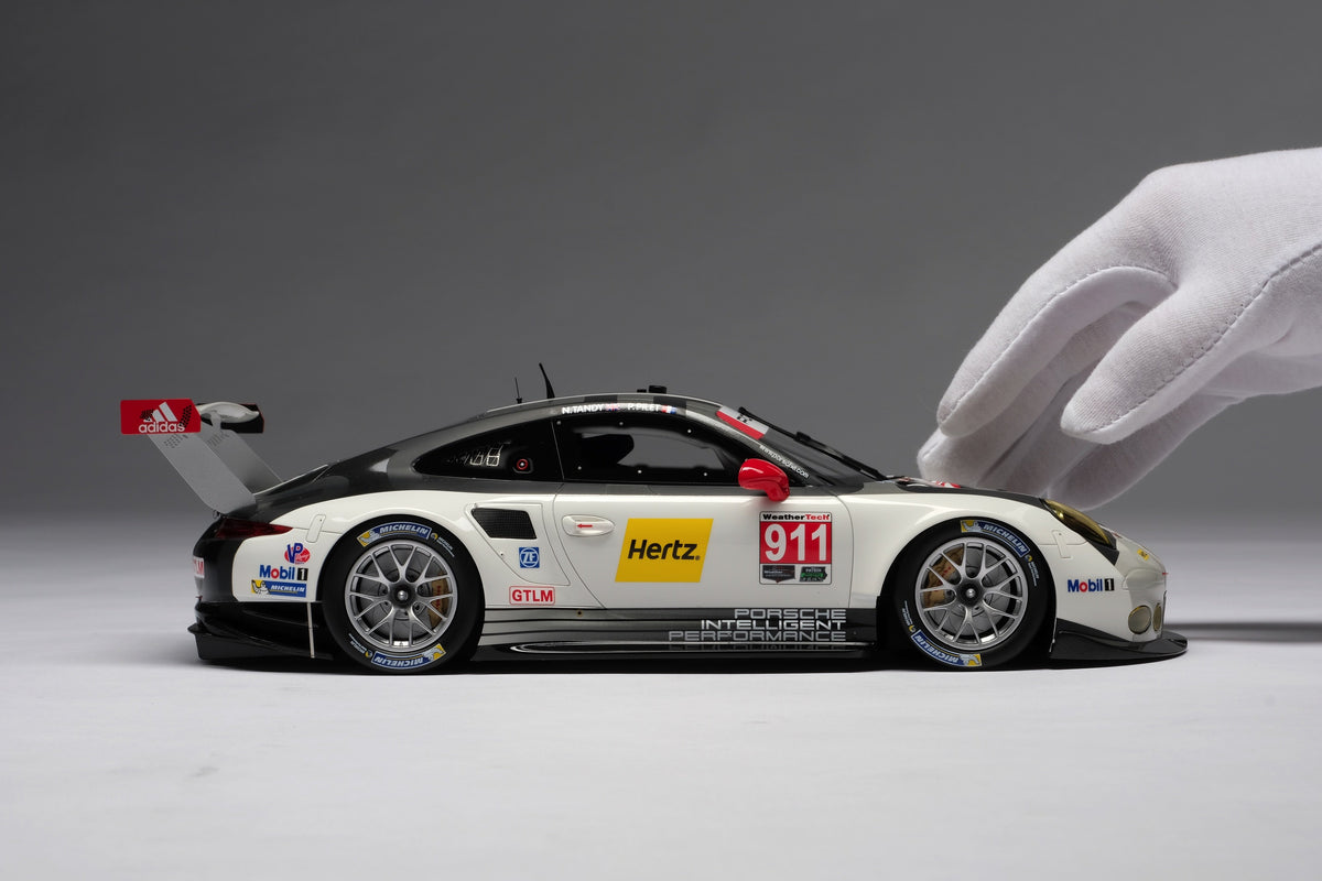ポルシェ 911 RSR (2016)