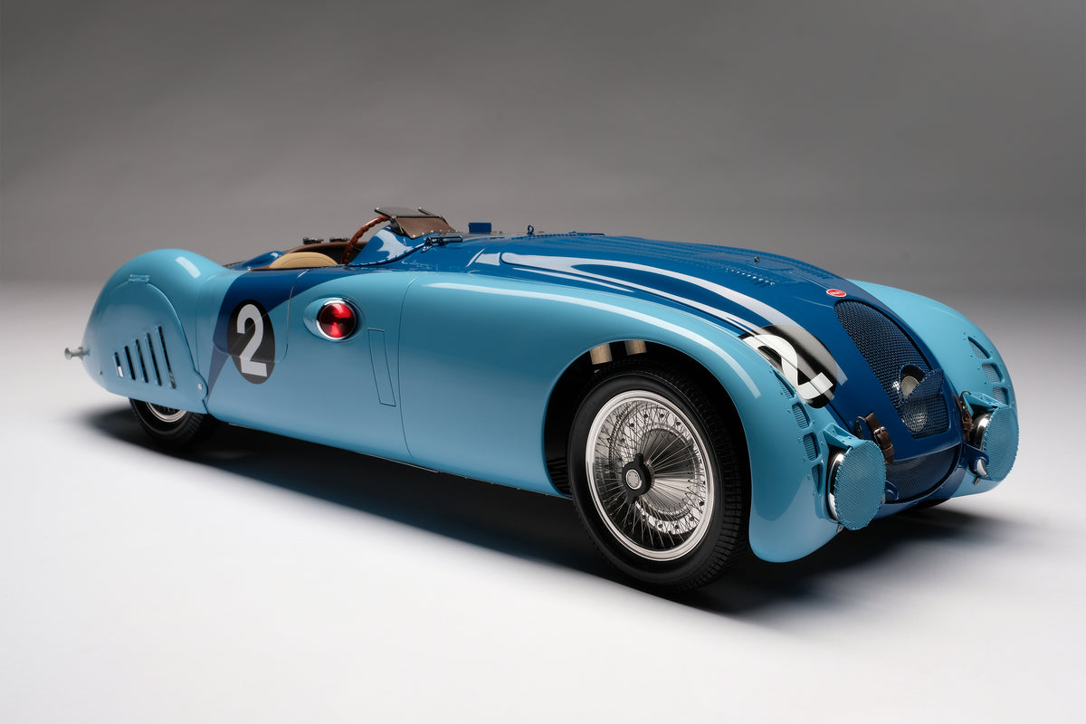 BUGATTI Type 57G "Tank" - 1937 Le Mans Winner - 1:8 scale