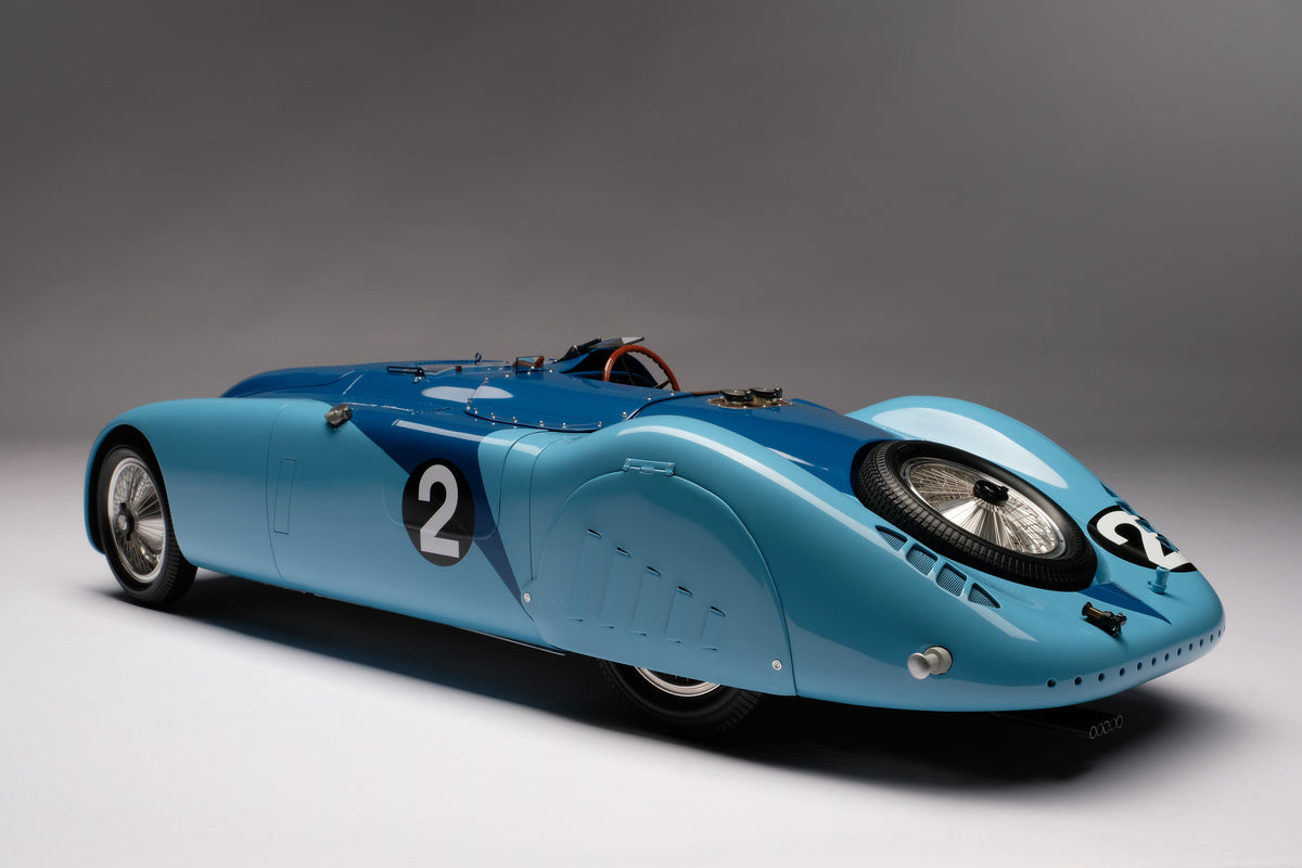 BUGATTI Type 57G "Tank" - 1937 Le Mans Winner - 1:8 scale