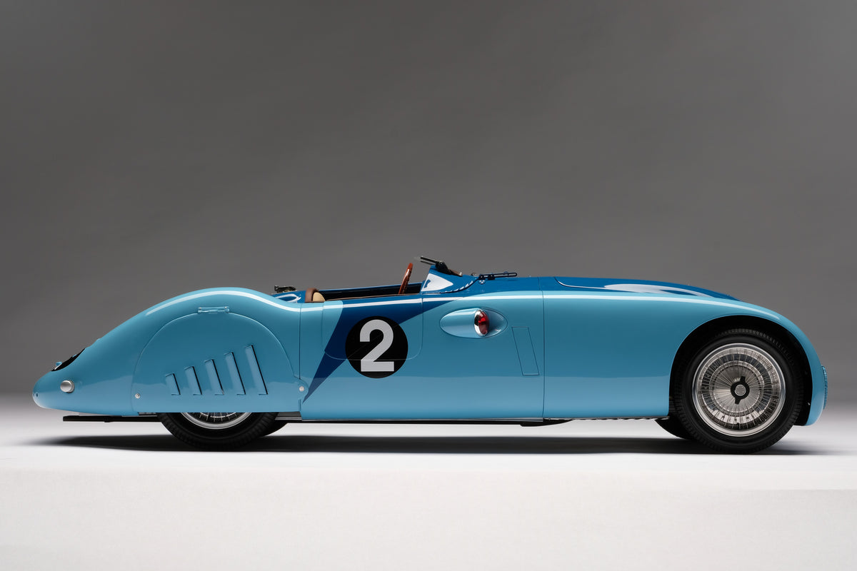 BUGATTI Type 57G "Tank" - 1937 Le Mans Winner - 1:8 scale