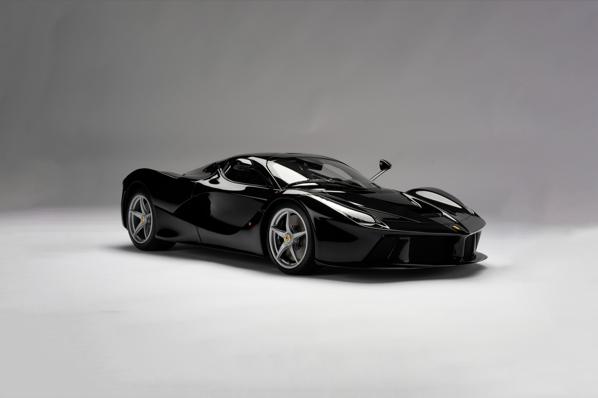 Ferrari LaFerrari (2013) - Black - 1:8 scale