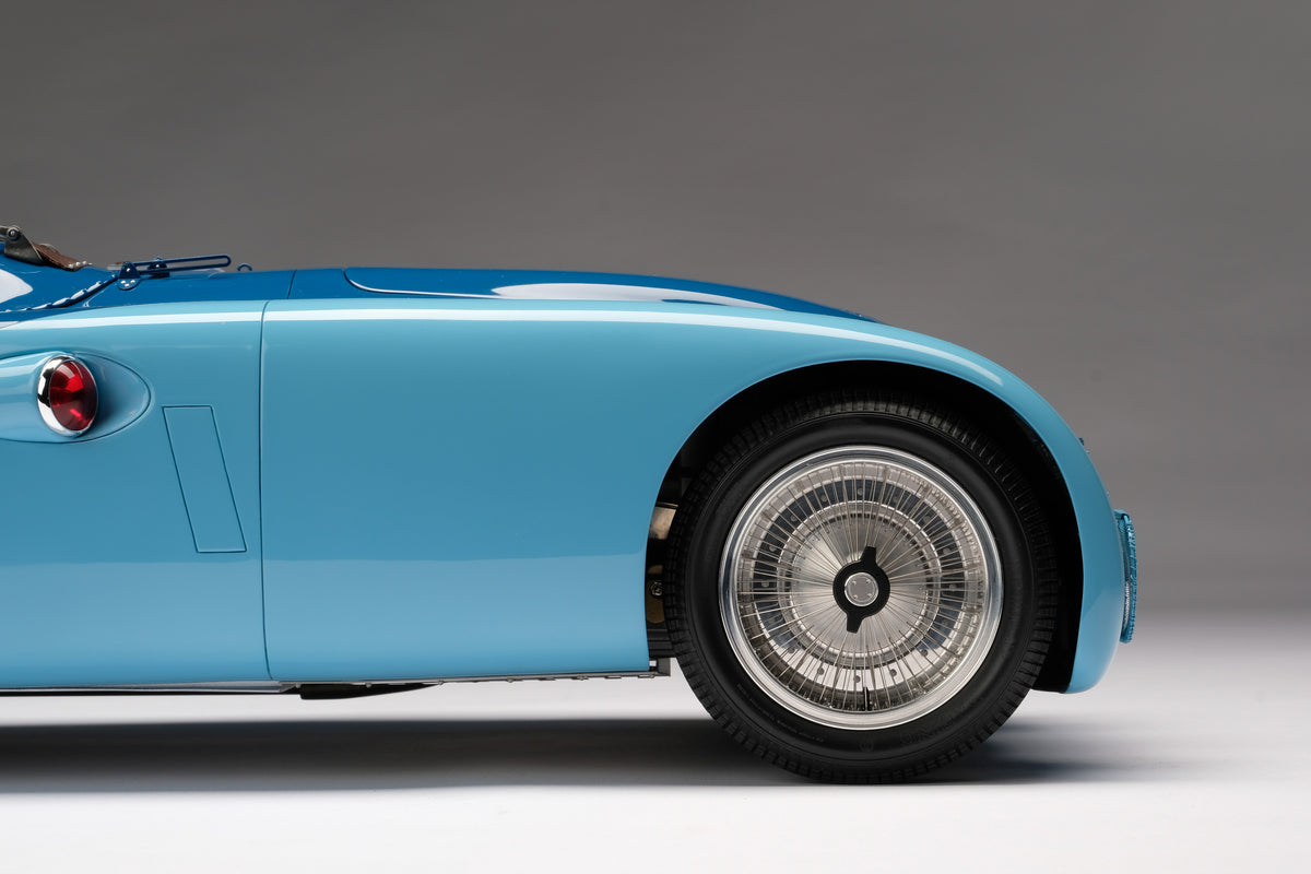 BUGATTI Type 57G "Tank" - 1937 Le Mans Winner - 1:8 scale