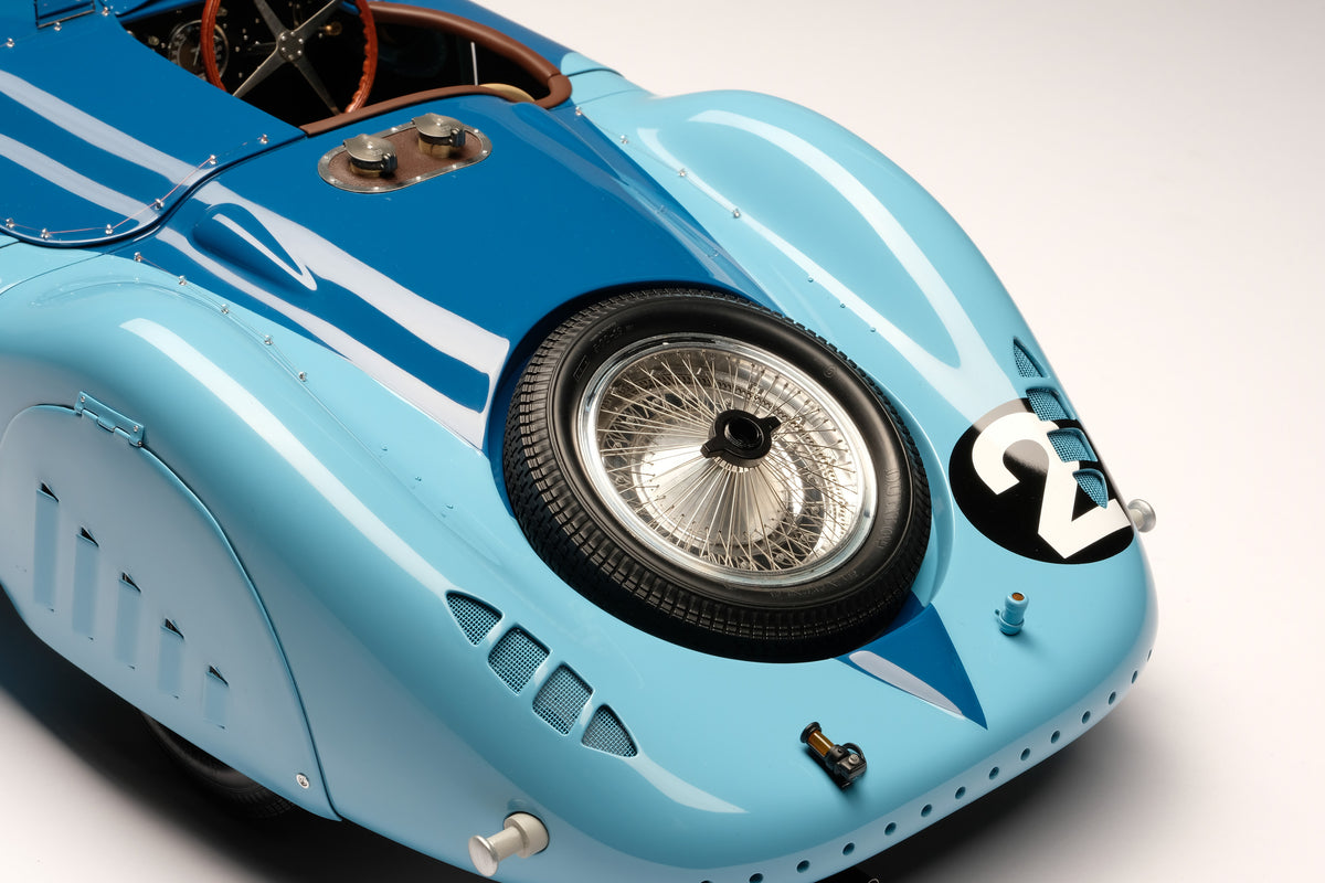 BUGATTI Type 57G "Tank" - 1937 Le Mans Winner - 1:8 scale