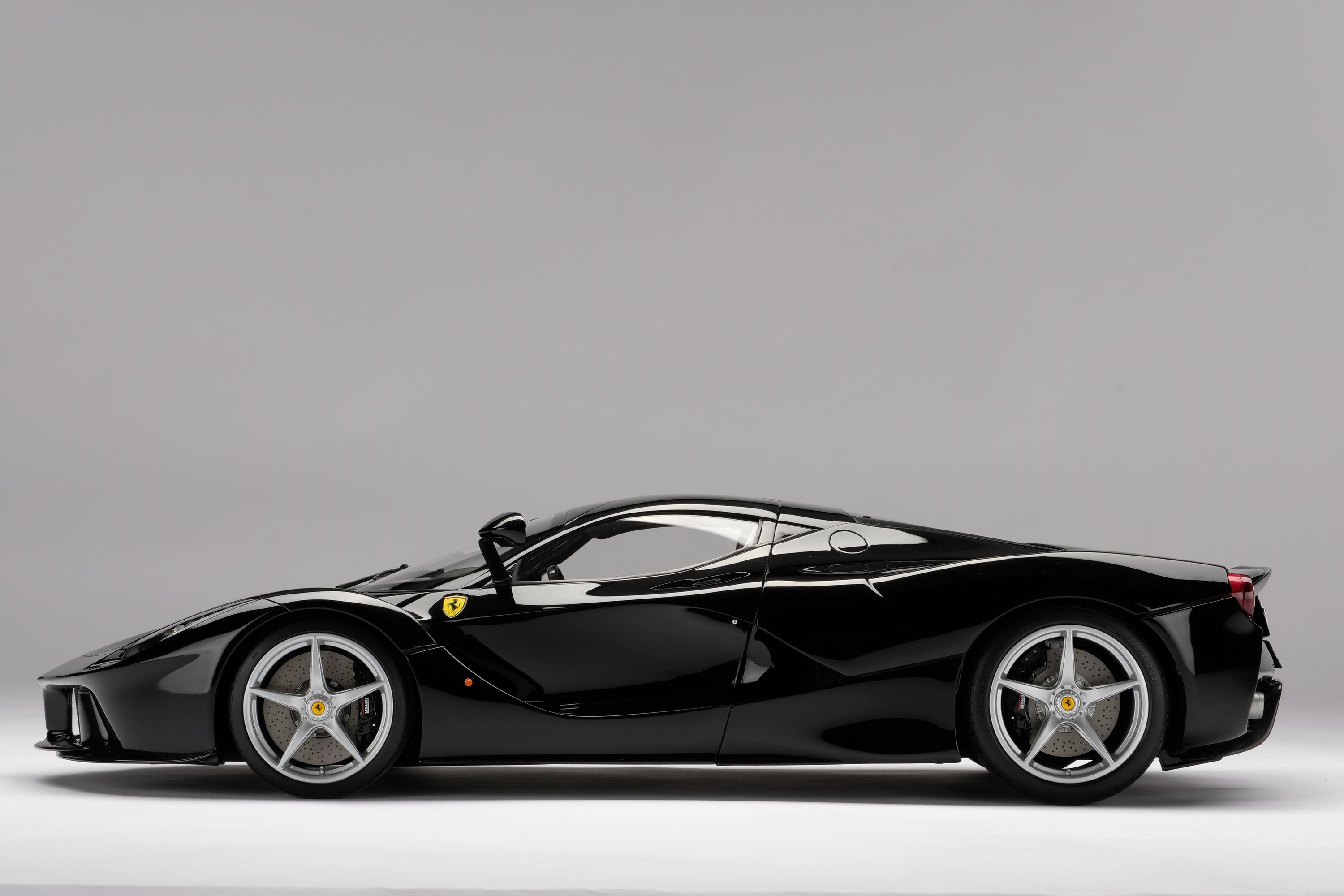 Ferrari LaFerrari (2013) – Amalgam Collection