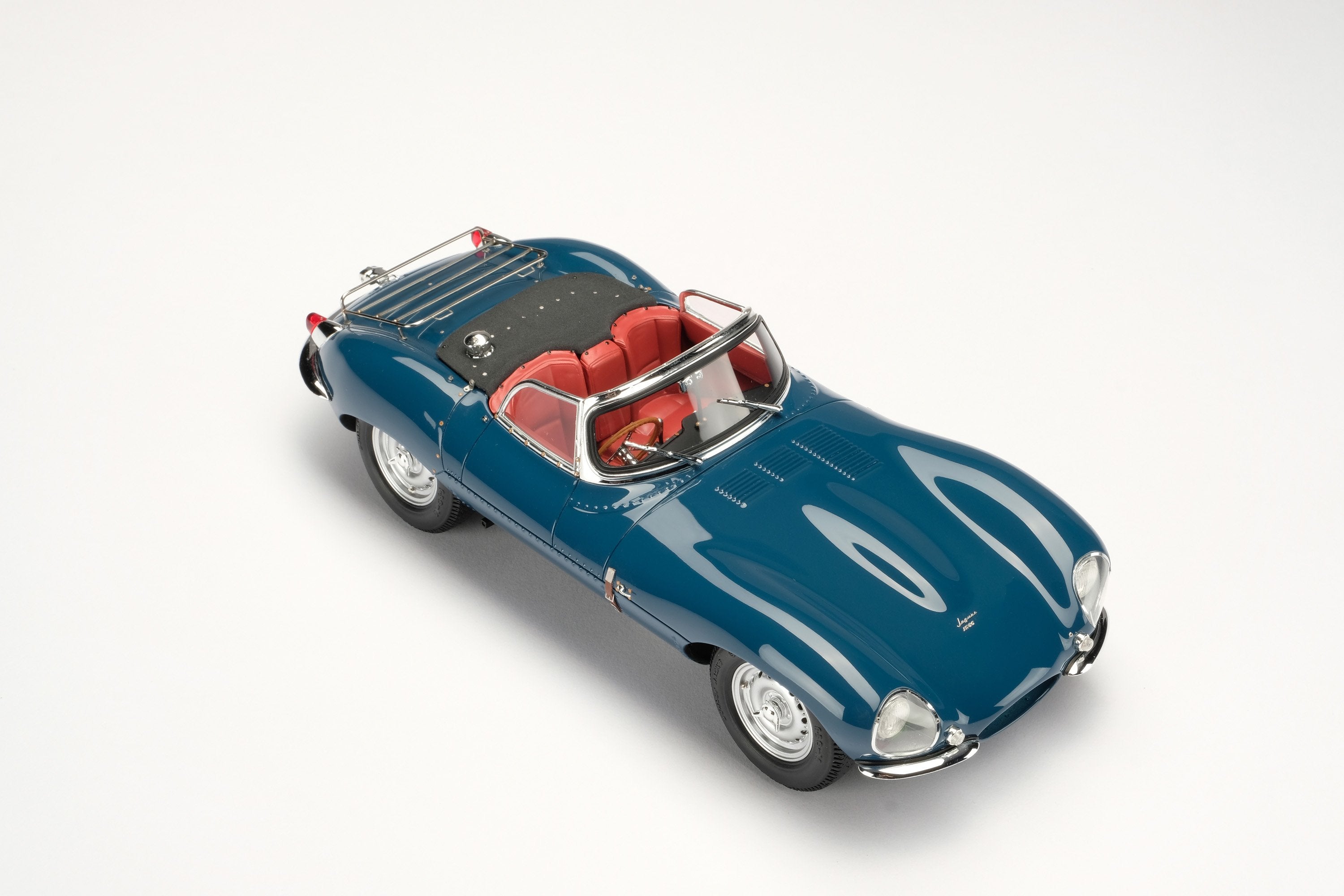 絶版JAGUAR XKSS ダイキャストミニカ　1:18 Jaguar XKSS – Amalgam Collection