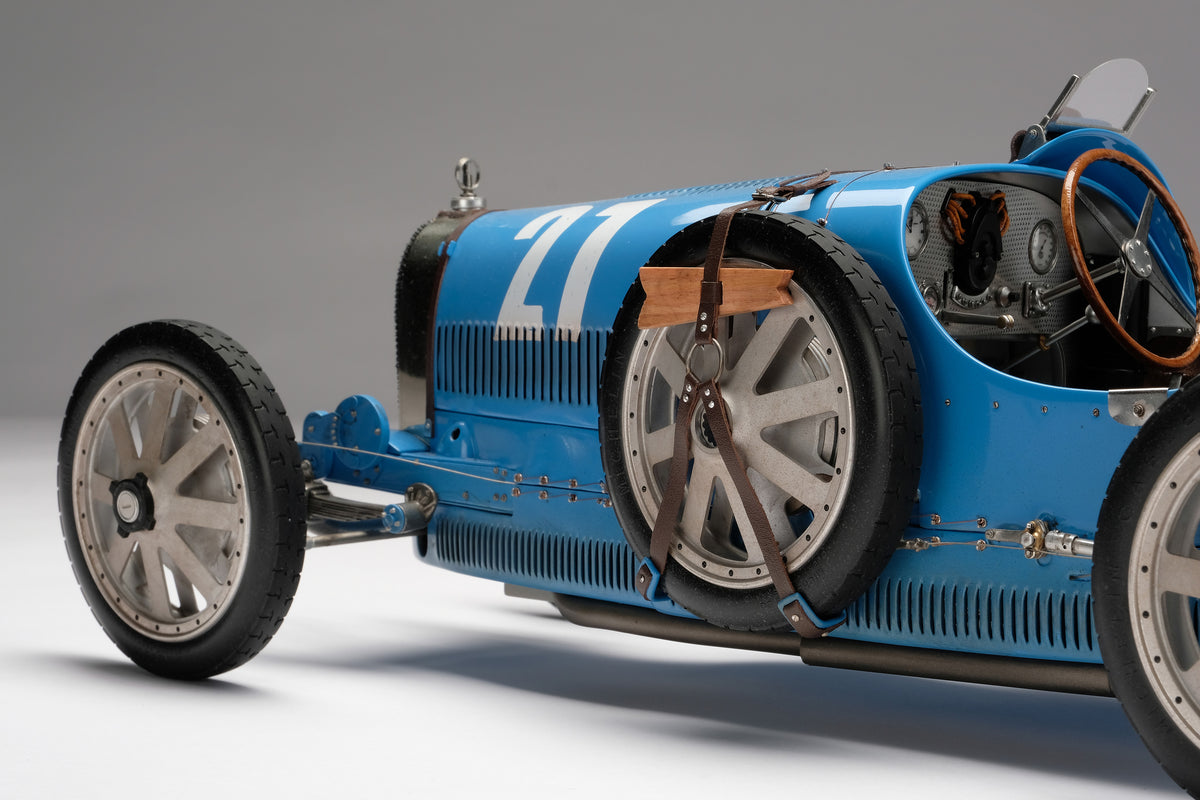 BUGATTI Type 35T - 1926 Targa Florio Winner - Patinated - 1:8 scale