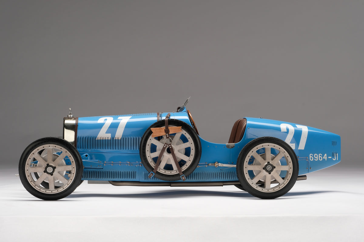 BUGATTI Type 35T - 1926 Targa Florio Winner - Patinated - 1:8 scale