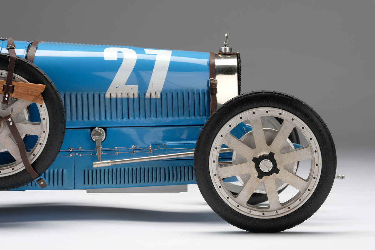 BUGATTI Type 35T - 1926 Targa Florio Winner - Patinated - 1:8 scale
