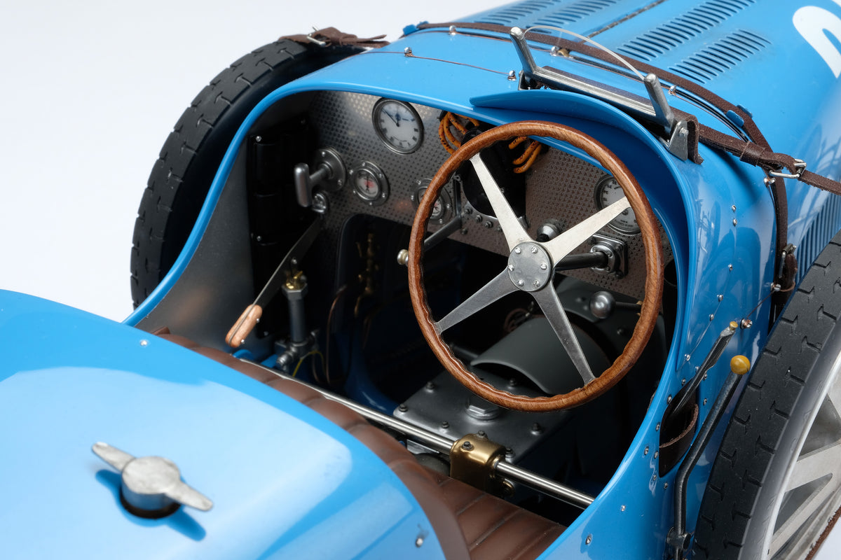 BUGATTI Type 35T - 1926 Targa Florio Winner - Patinated - 1:8 scale