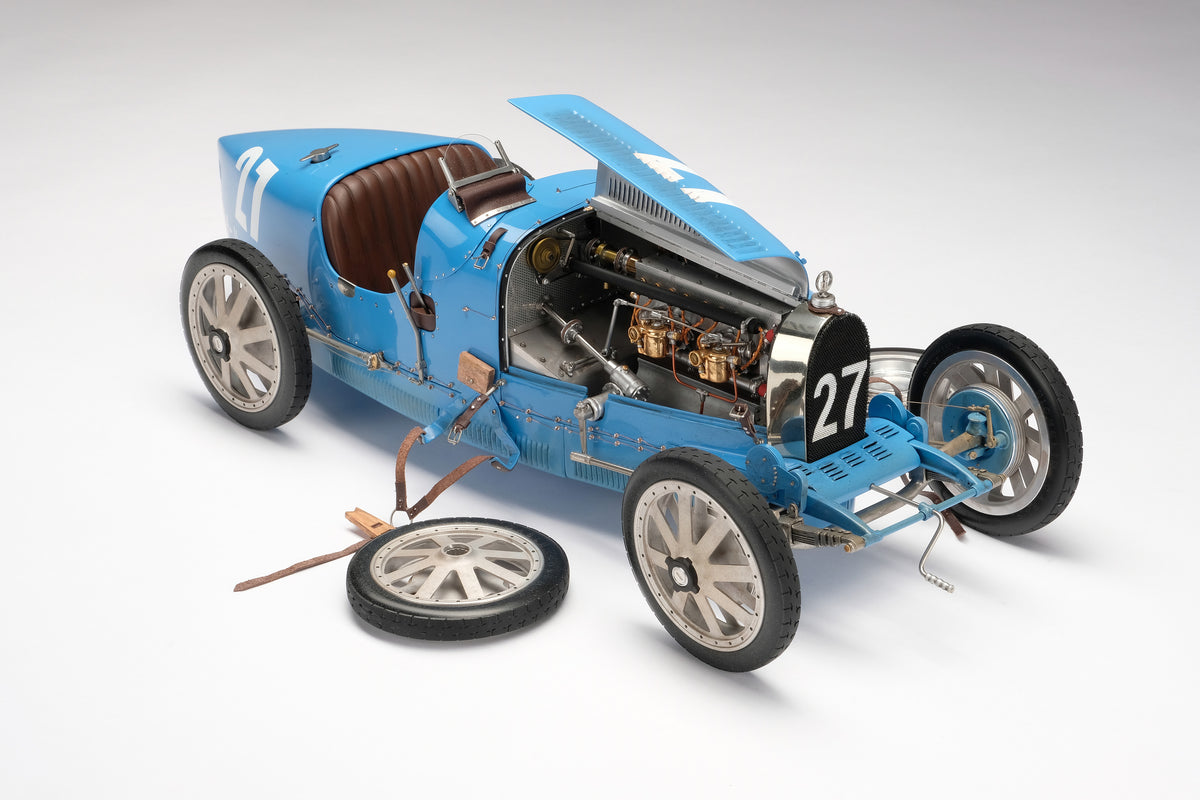 BUGATTI Type 35T - 1926 Targa Florio Winner - Patinated - 1:8 scale