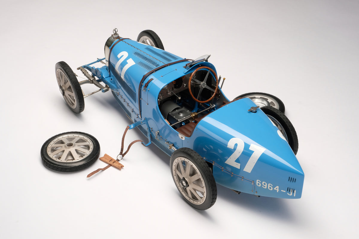 BUGATTI Type 35T - 1926 Targa Florio Winner - Patinated - 1:8 scale
