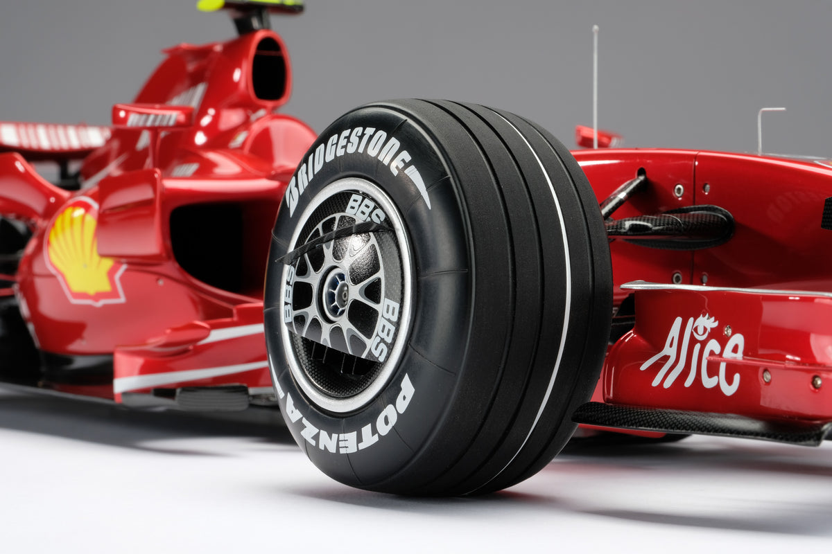 Ferrari F2007 - 2007 Brazilian Grand Prix Winner - Kimi Räikkönen - 1:8 scale model