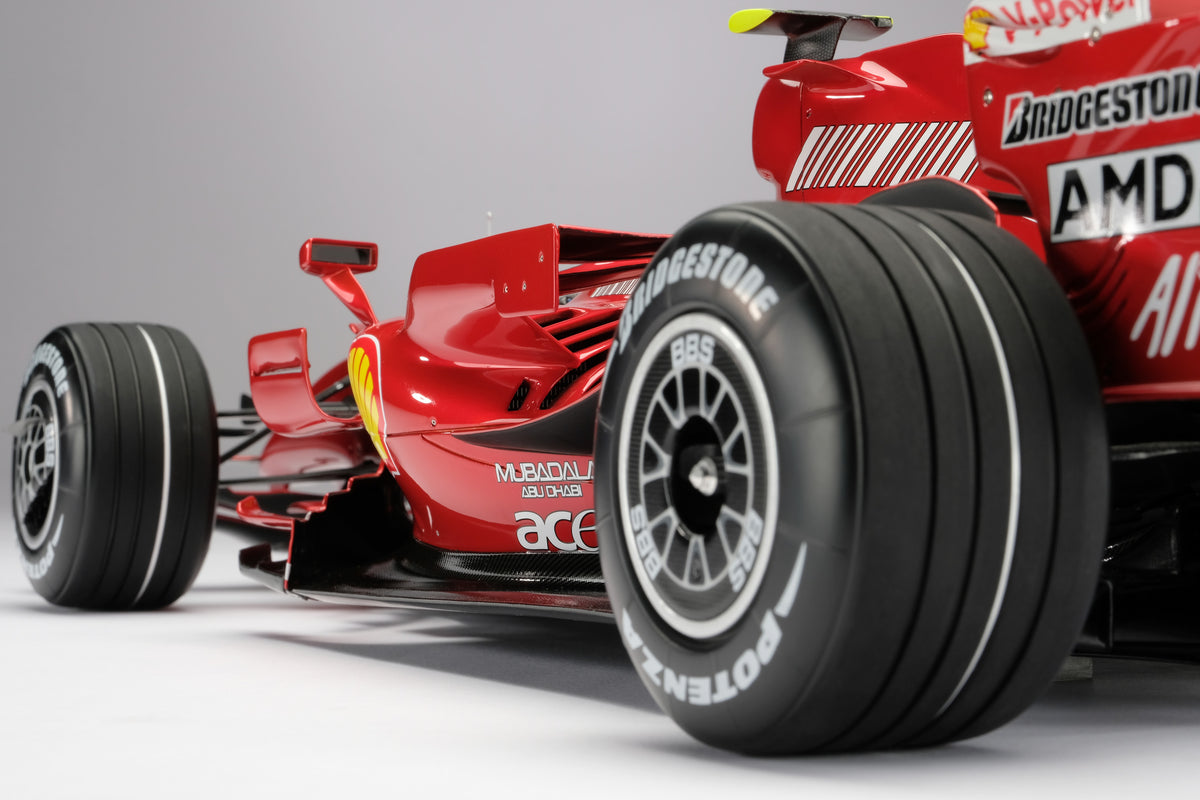 Ferrari F2007 - 2007 Brazilian Grand Prix Winner - Kimi Räikkönen - 1:8 scale model