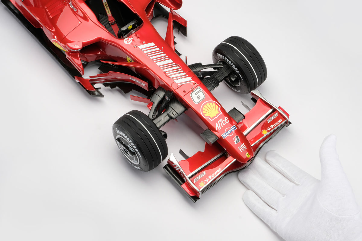Ferrari F2007 - 2007 Brazilian Grand Prix Winner - Kimi Räikkönen - 1:8 scale model