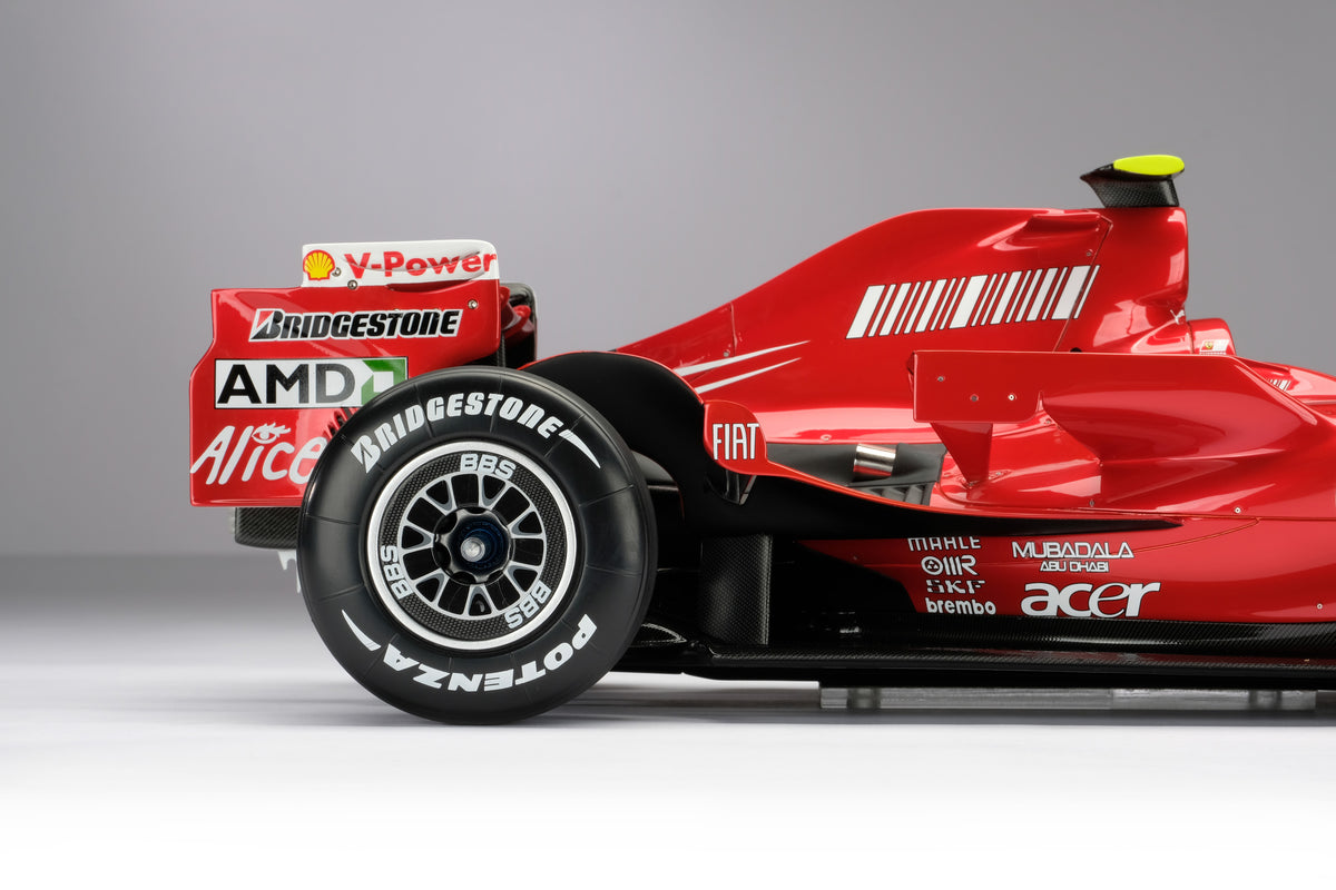 Ferrari F2007 - 2007 Brazilian Grand Prix Winner - Kimi Räikkönen - 1:8 scale model
