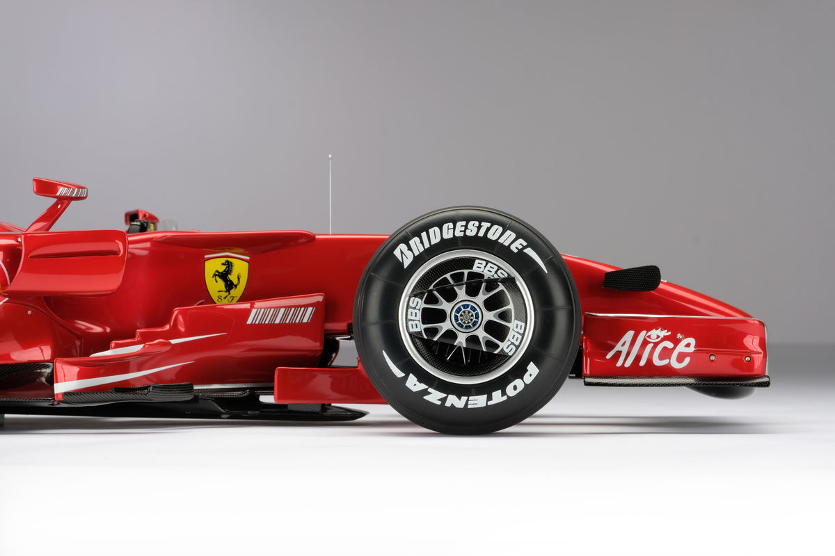 Ferrari F2007 - 2007 Brazilian Grand Prix Winner - Kimi Räikkönen - 1:8 scale model
